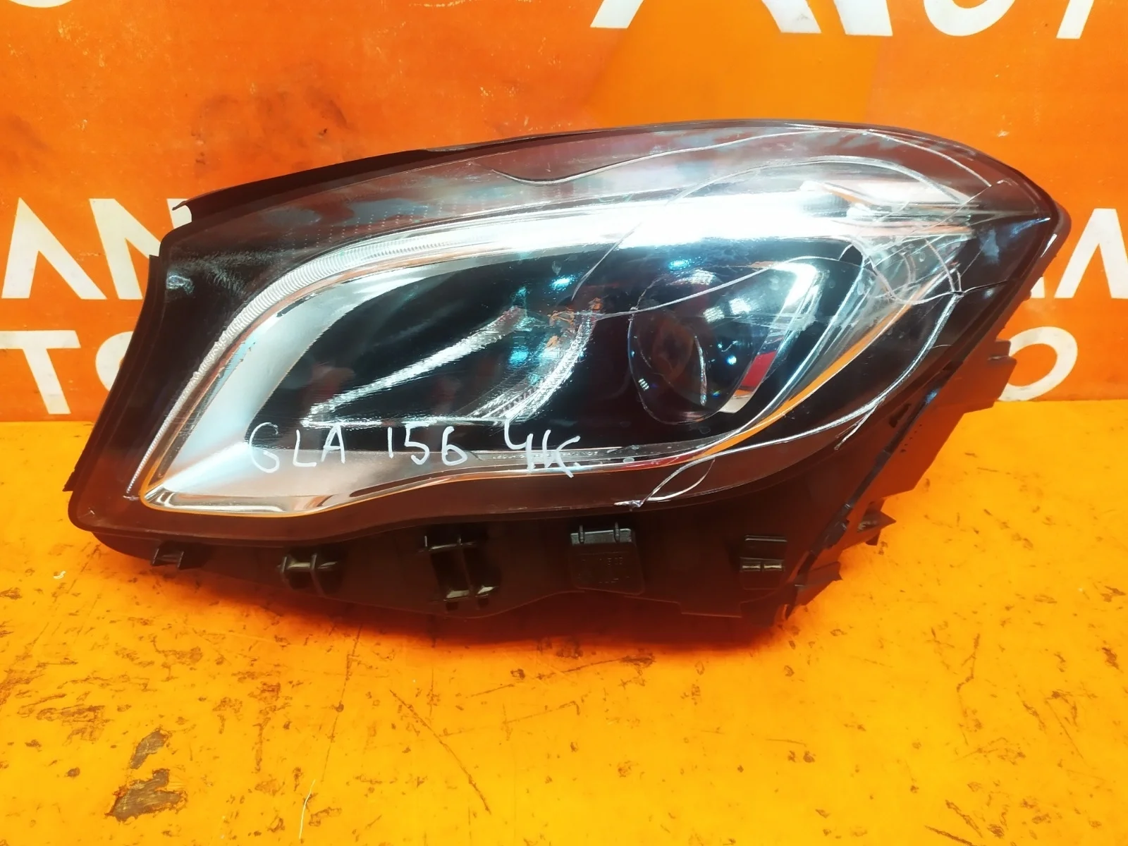 Фара Mercedes GLA-Class 2017-2020 X156