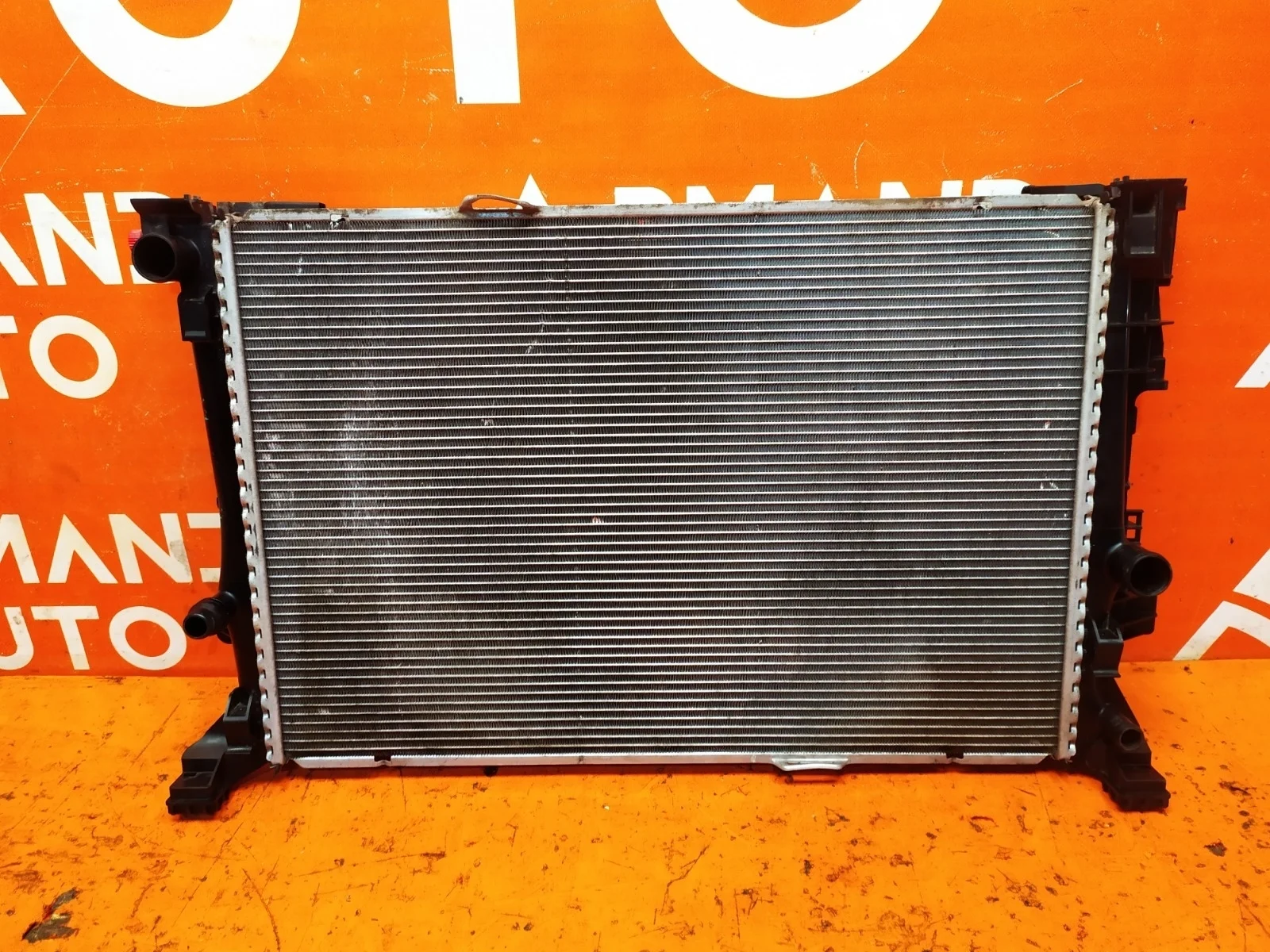 Радиатор двигателя (двс) Mercedes GLA-Class 2013-2020 X156