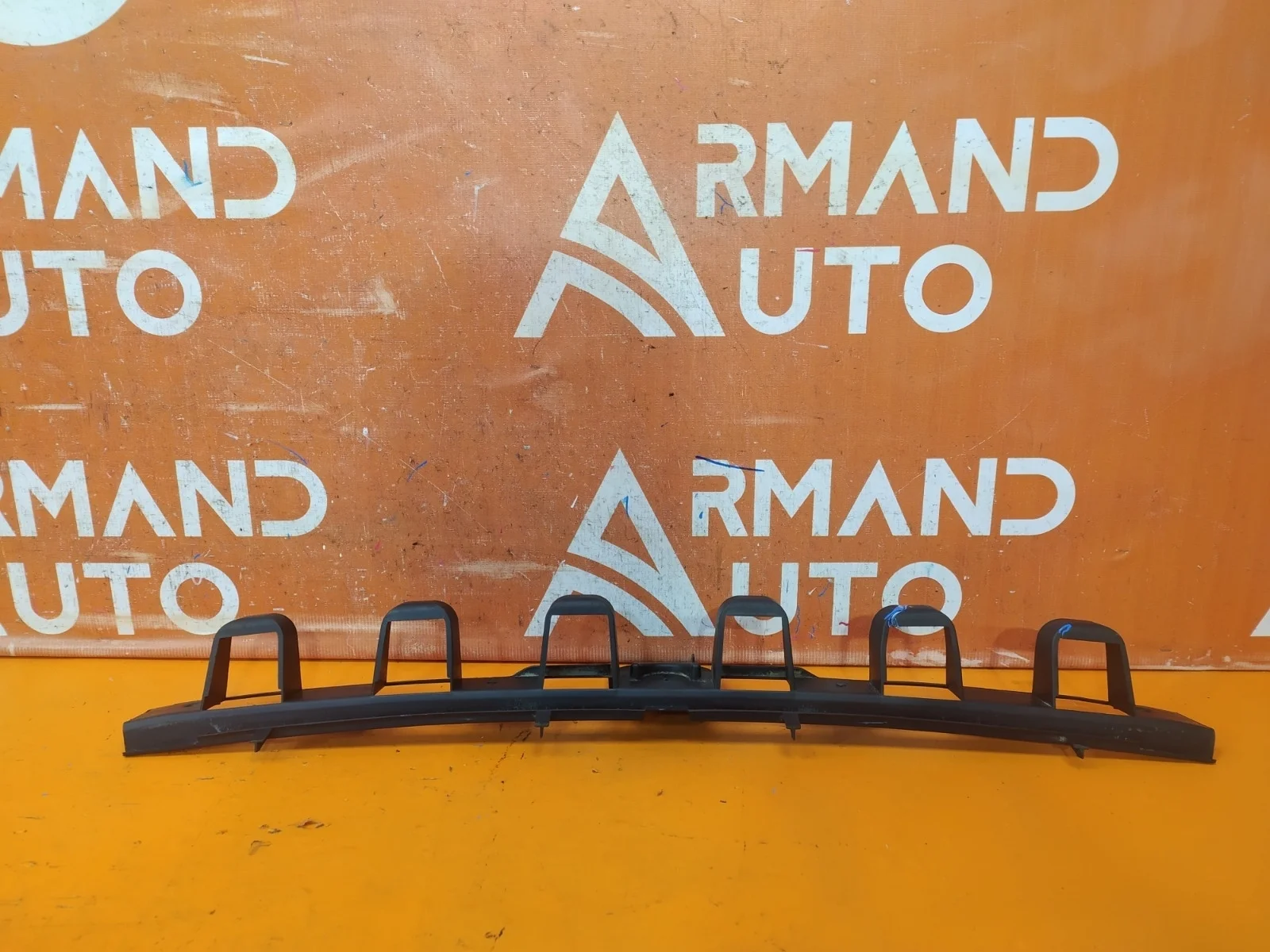 Кронштейн бампера центральный Ford Focus 2011-2019 3