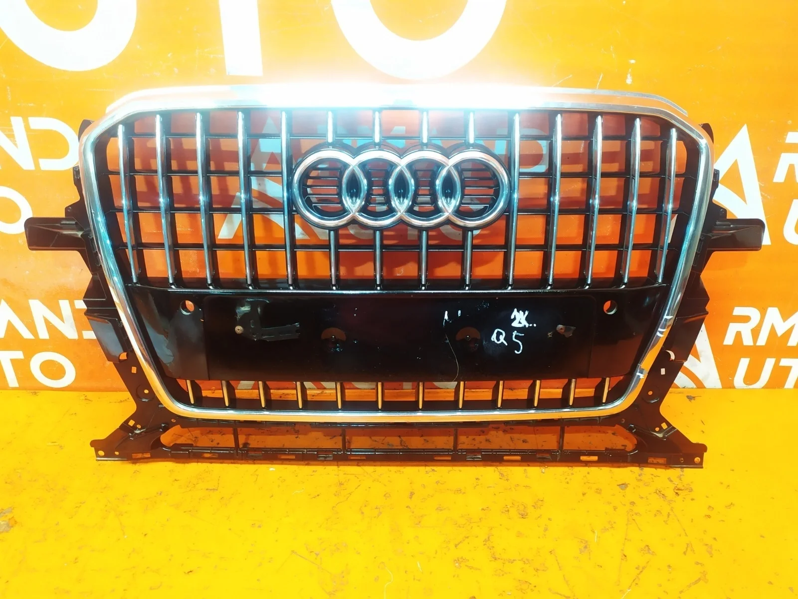 Решетка радиатора Audi Q5 2012-2017 8R