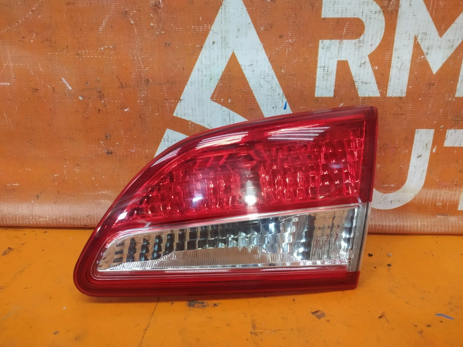 Фонарь внутренний Nissan Almera 2012-2018 G15