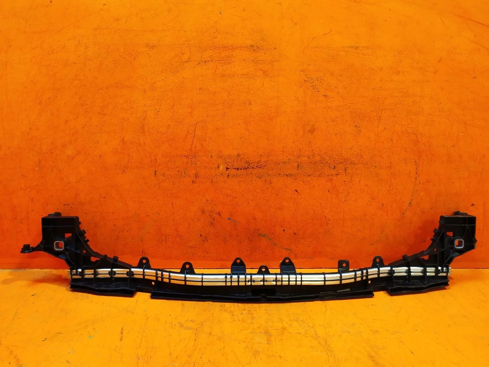 Кронштейн радиатора Mercedes -Class 2014-2021 W205