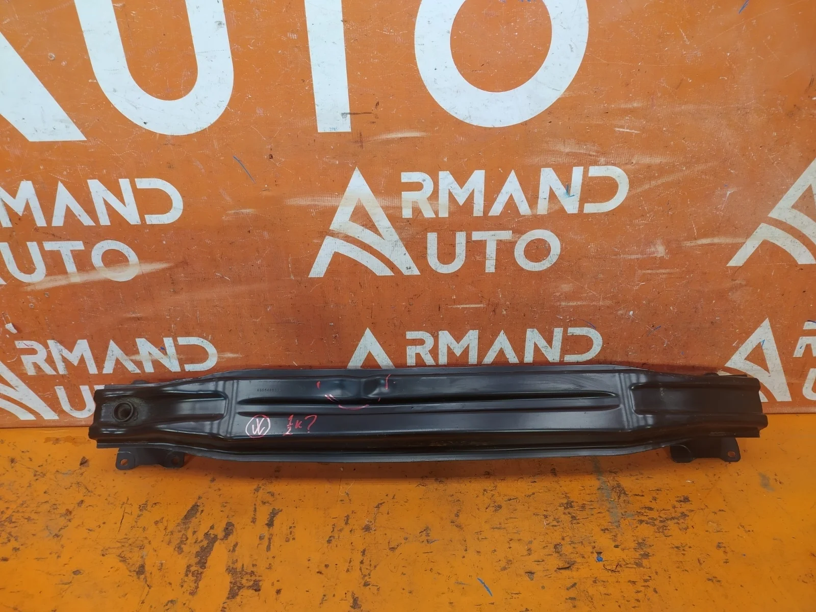 Усилитель бампера Volkswagen Golf 2012-2020 7