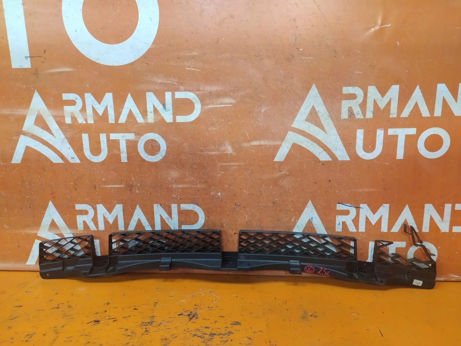 Кронштейн бампера Volkswagen Touareg 2010-2018