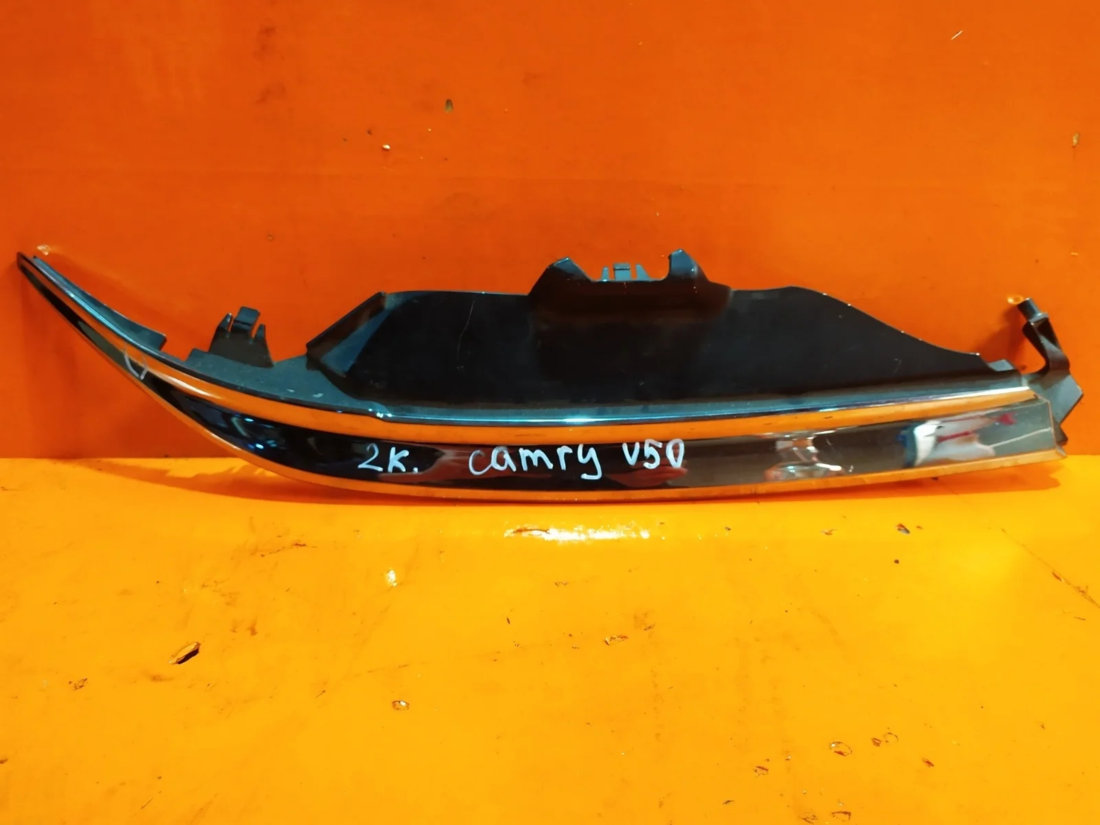 Накладка фары Toyota Camry 2014-2018 7 XV50