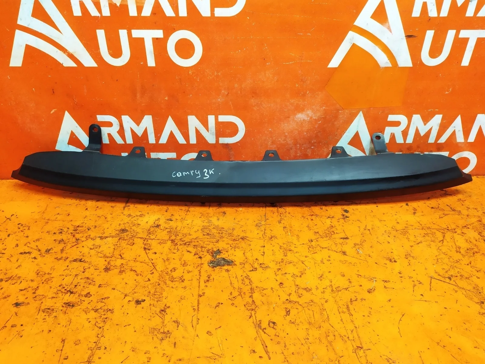 Накладка бампера Toyota Camry 2014-2017 XV50