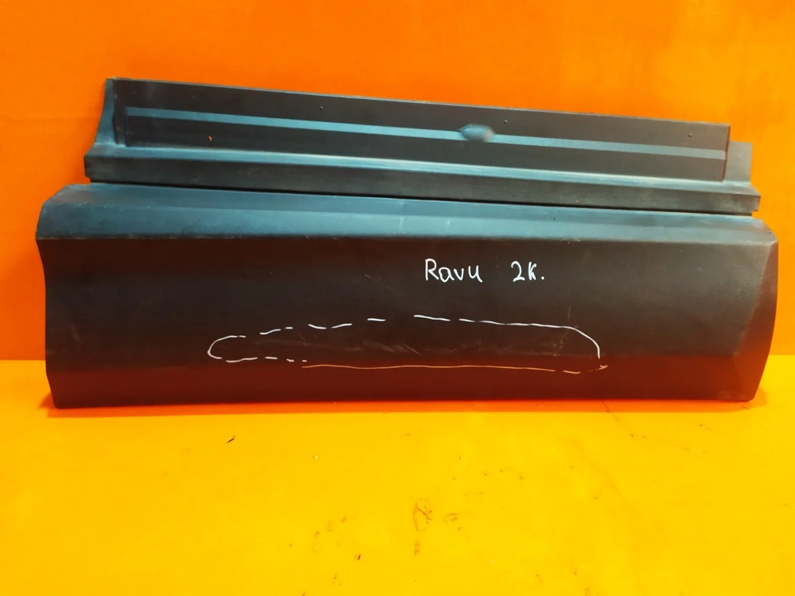 Молдинг двери Toyota RAV4 2015-2019 CA40