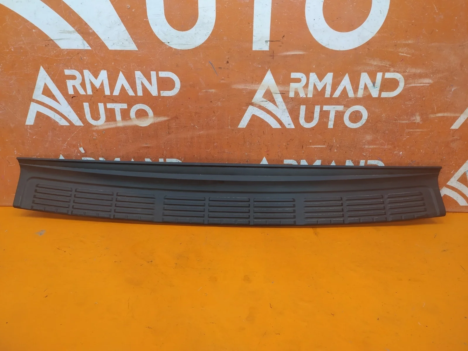 Накладка бампера верхняя Toyota Land Cruiser 2007-2021