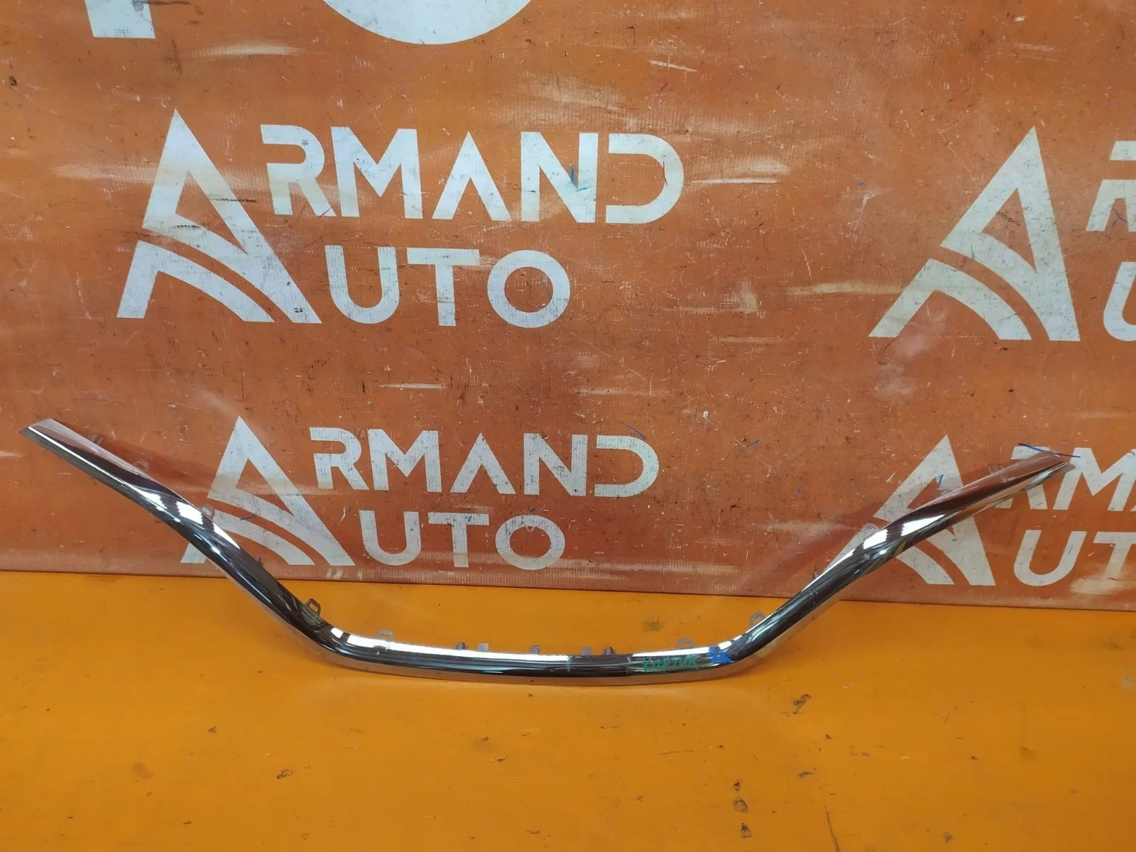 Накладка решетки радиатора Renault Kaptur 2016-нв