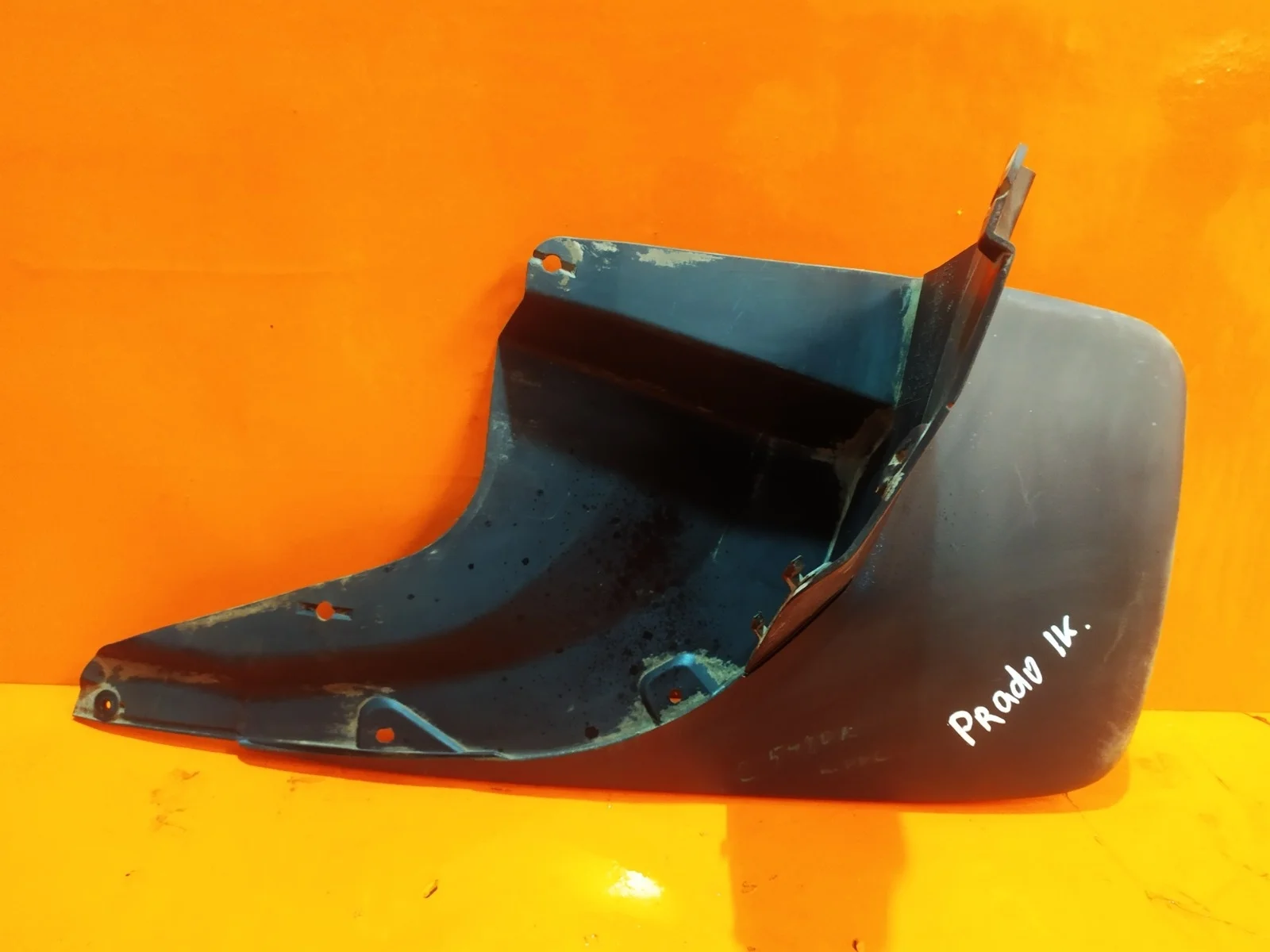 Брызговик Toyota Land Cruiser Prado 2009-нв 150