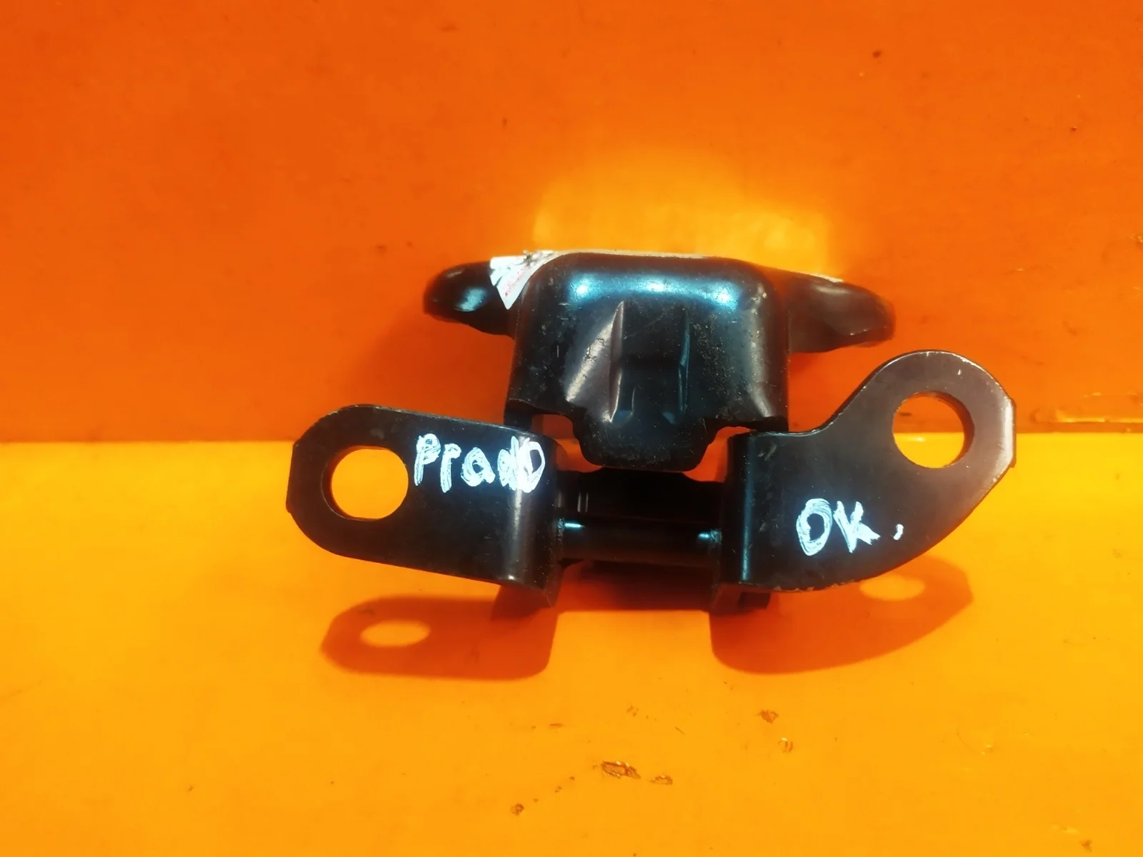 Петля двери верхняя Toyota Camry 2011-2018 7 XV50