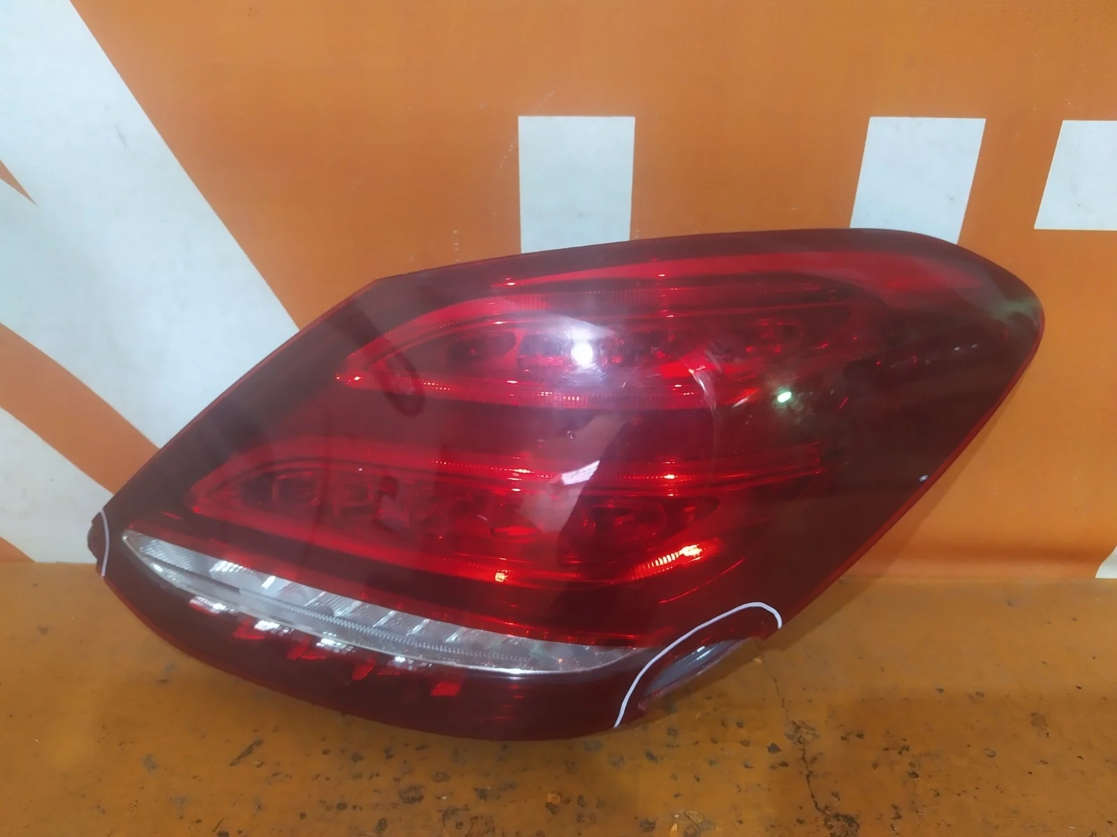 Фонарь Mercedes -Class 2014-2018 W205