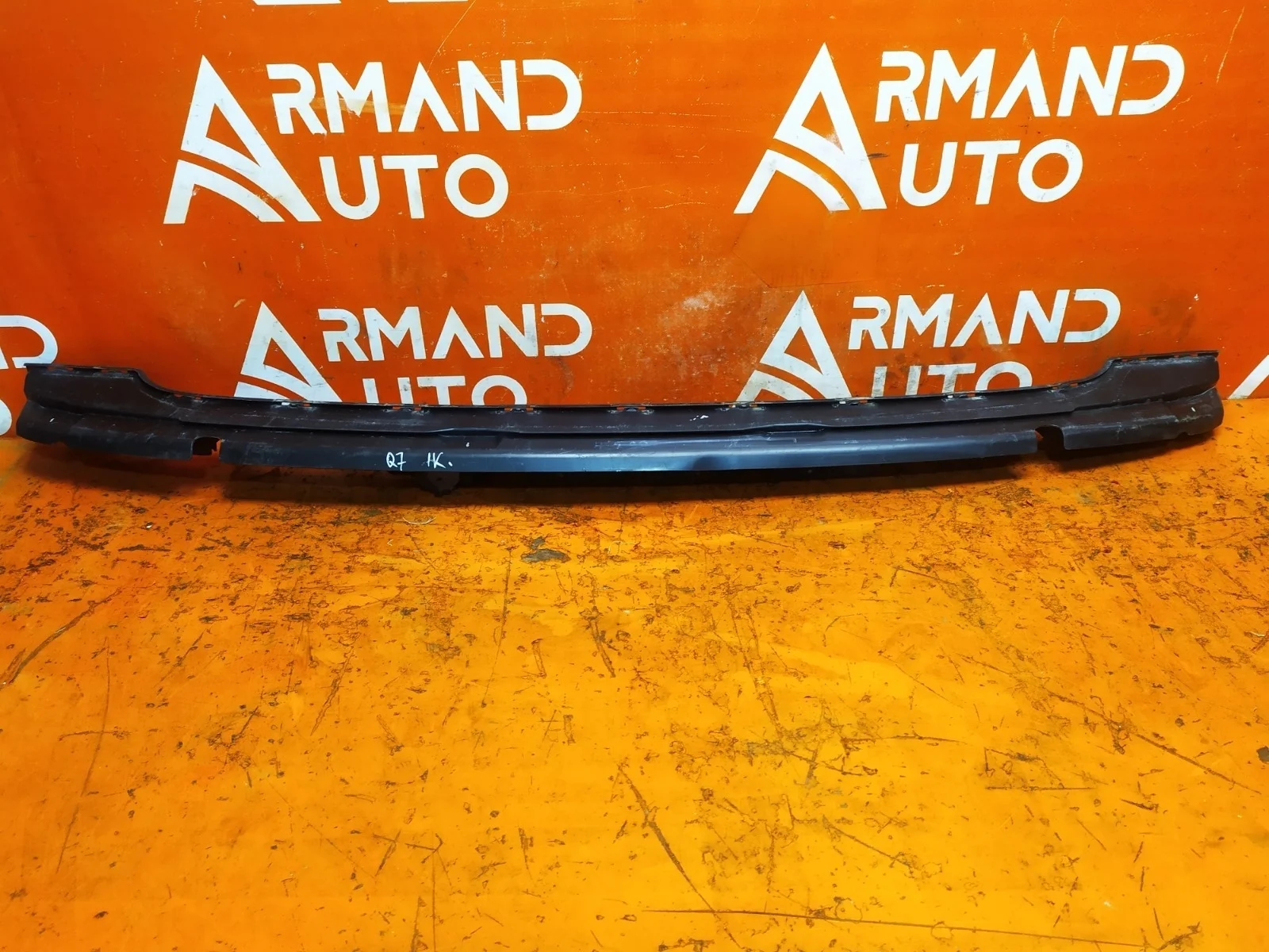 Кронштейн бампера верхний Audi Q7 2015-2020 4M