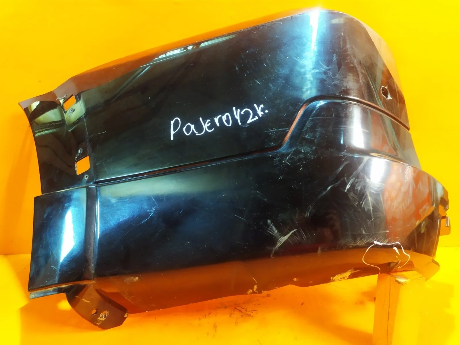 Бампер Mitsubishi Pajero 2006-нв 4