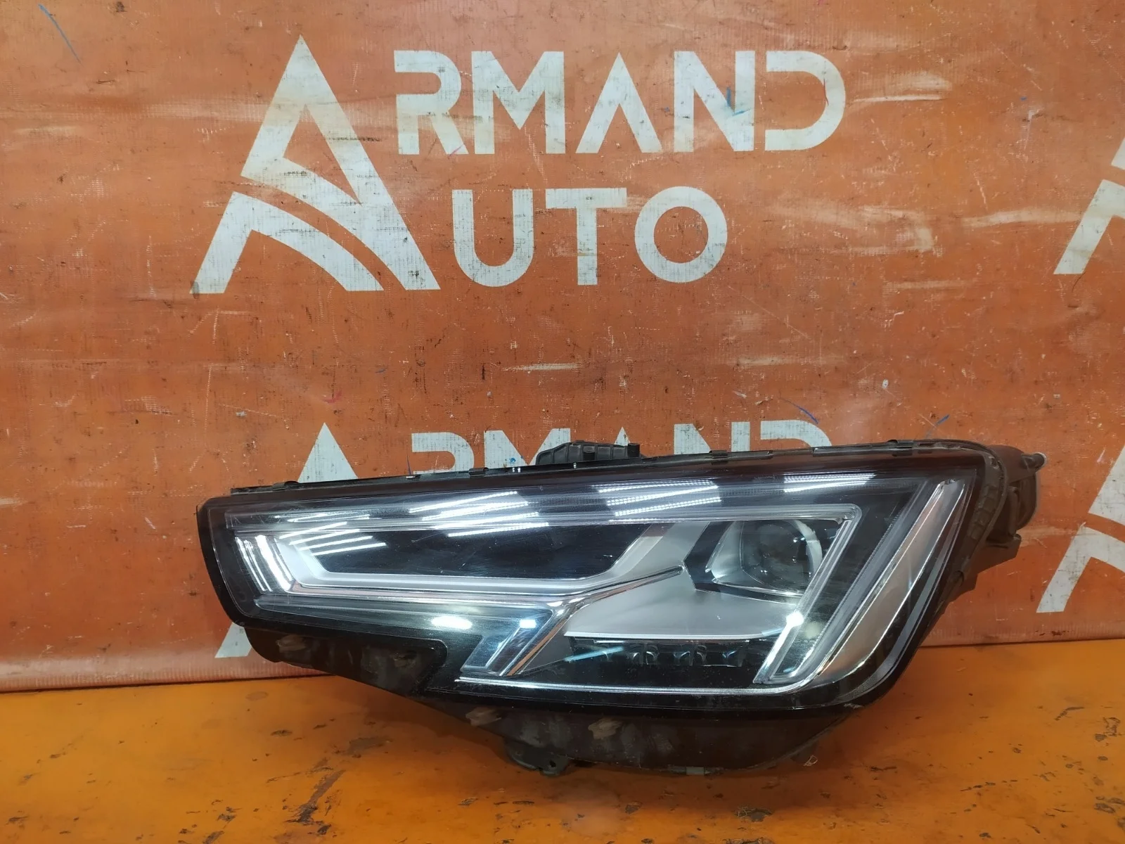 Фара Audi A4 2015-2020 B9