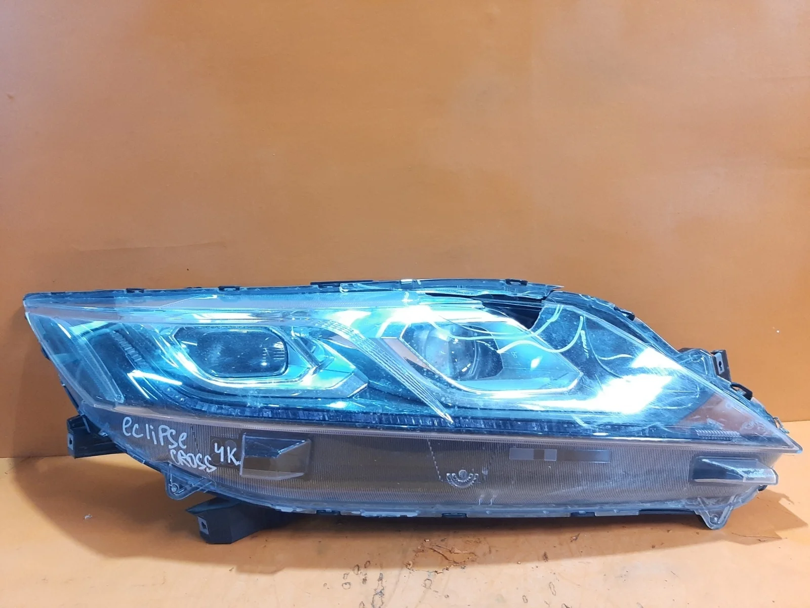 Фара Mitsubishi Eclipse Cross 2017-нв