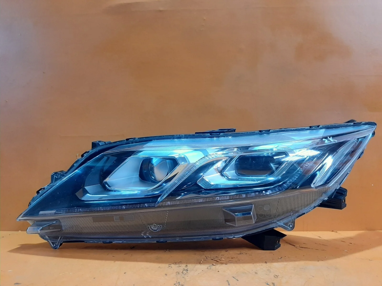 Фара Mitsubishi Eclipse Cross 2017-нв