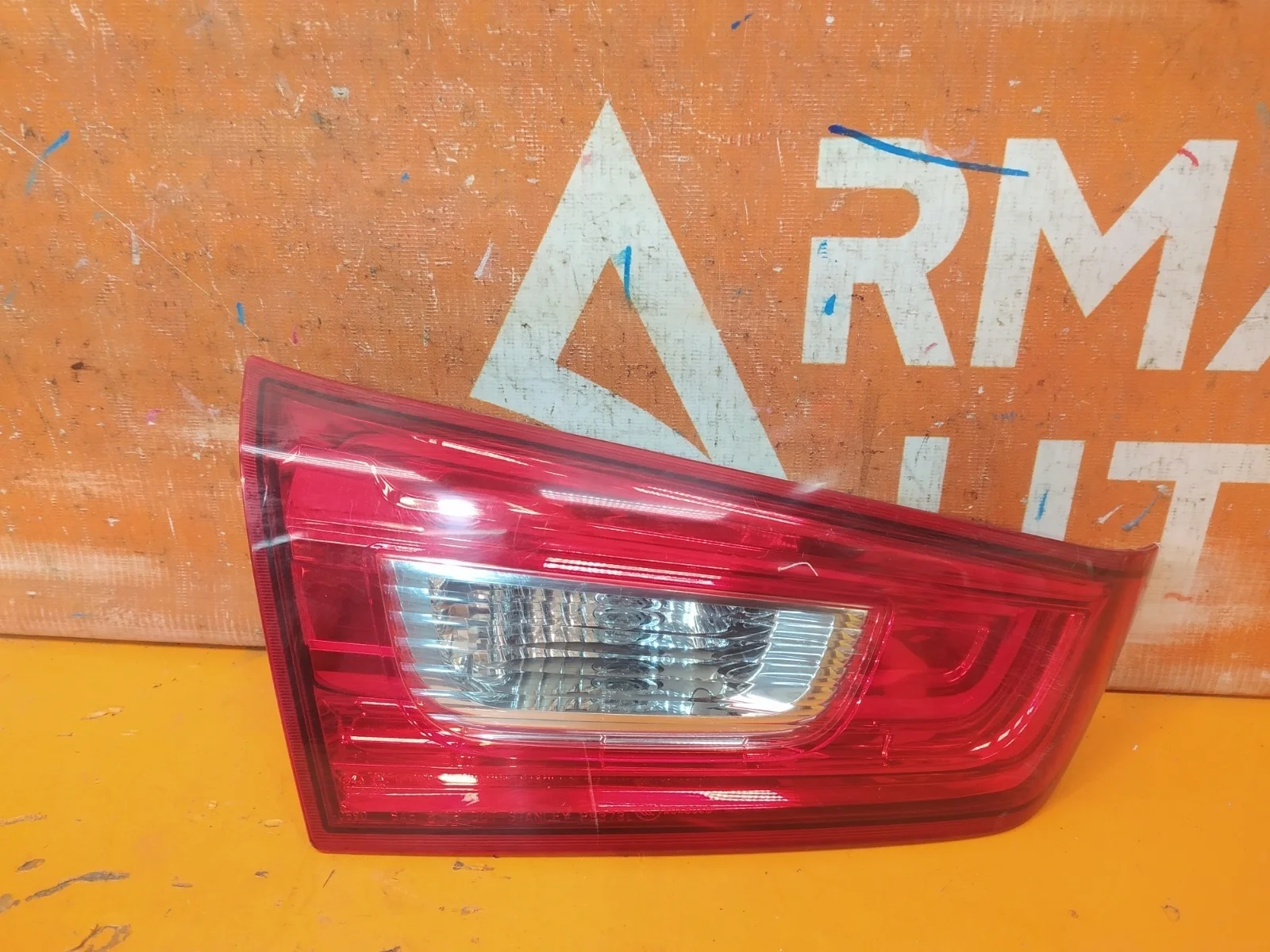 Фонарь внутренний Mitsubishi ASX 2010-нв GA0