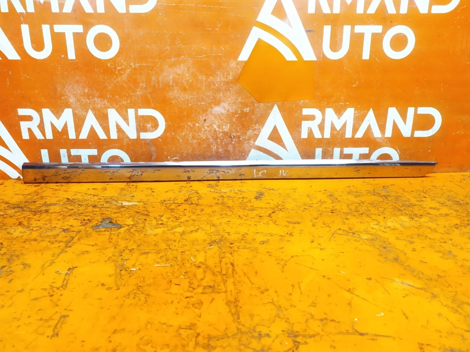 Молдинг двери Toyota LAND CRUISER 2015-2021 200