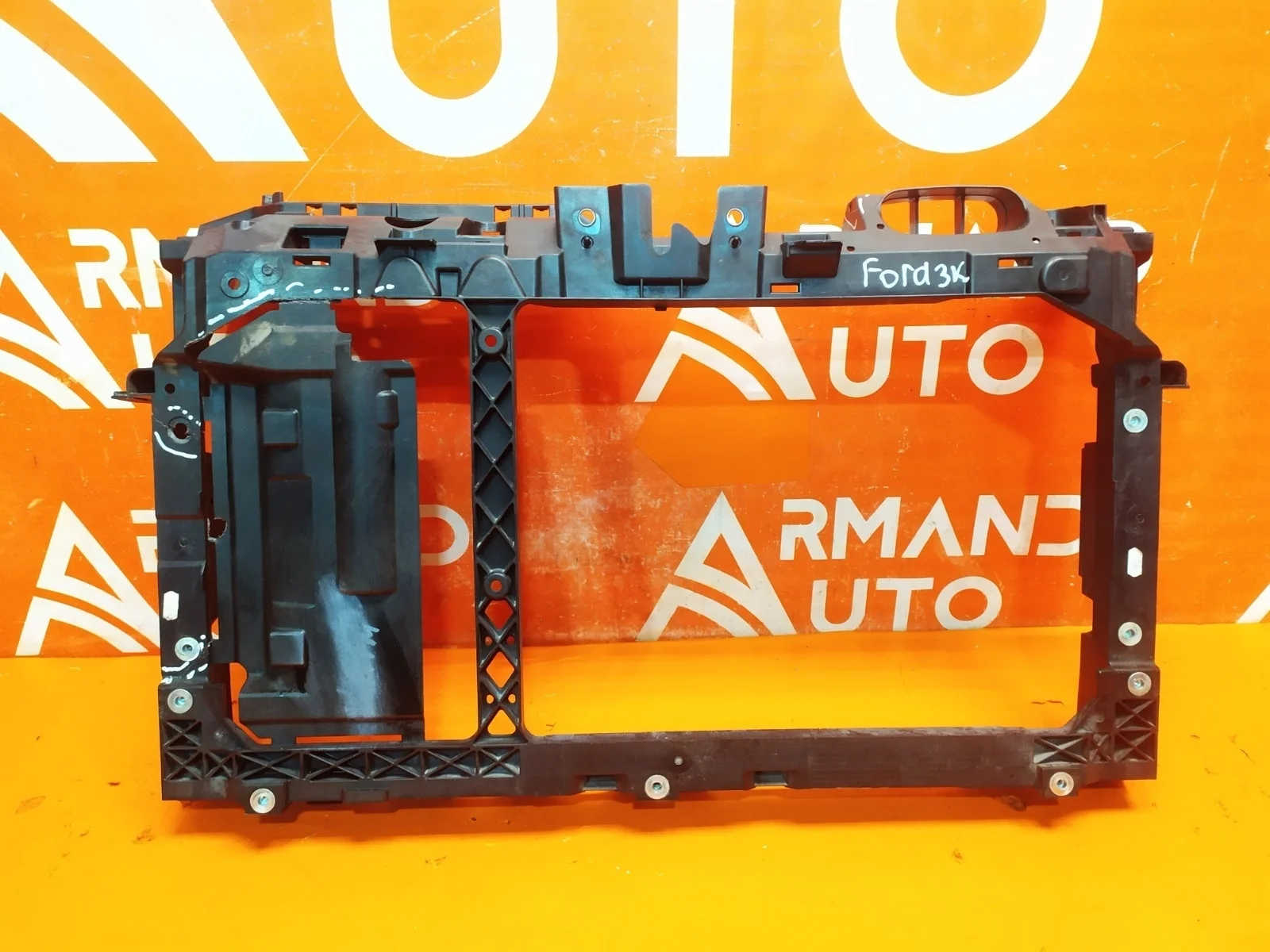 Панель передняя (суппорт радиатора) Ford Fiesta 2012-2019 Mk6