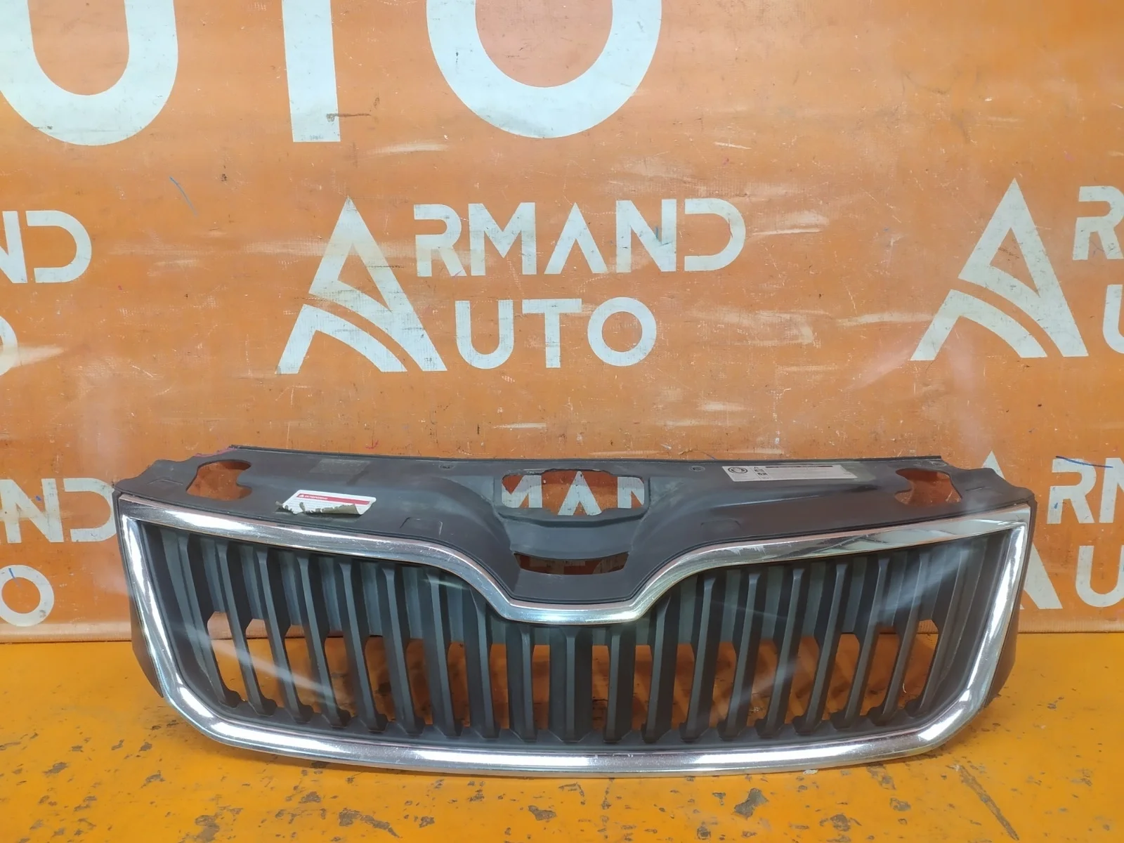 Решетка радиатора Skoda Rapid 2014-2020