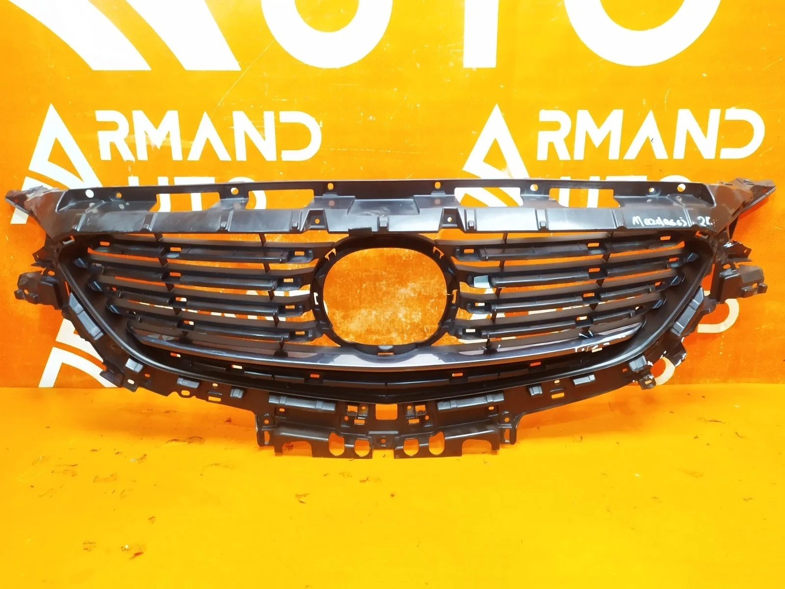 Решетка радиатора Mazda 6 2015-2018 3 GJ