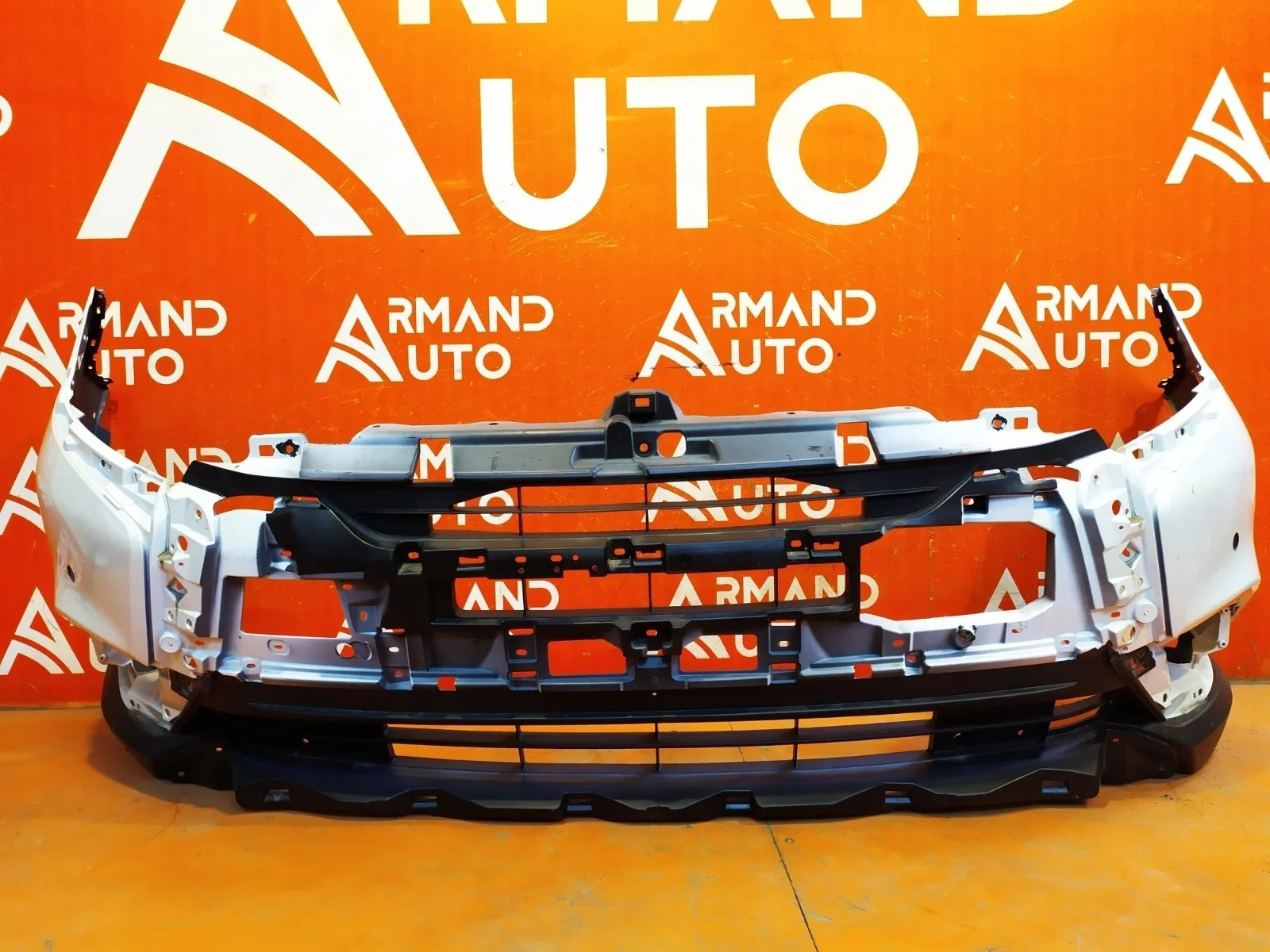 Бампер Mitsubishi Outlander 2018-нв 3