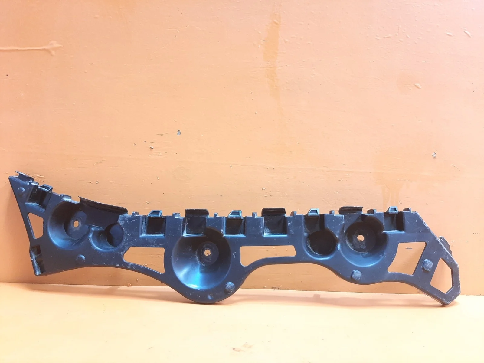 Кронштейн бампера Renault Logan 2012-2018