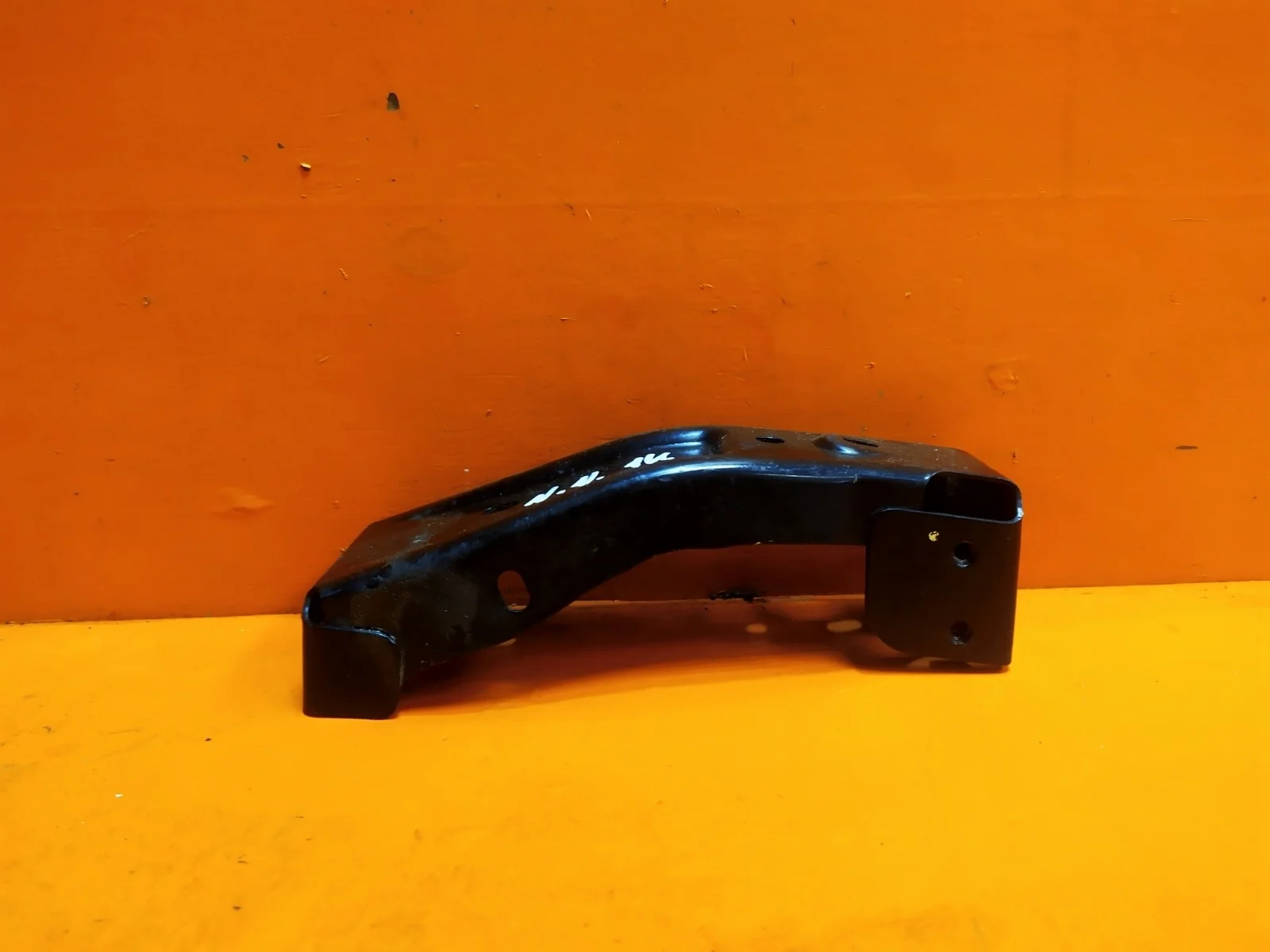 Кронштейн усилителя бампера переднего Mitsubishi Pajero Sport 2015-2021 3