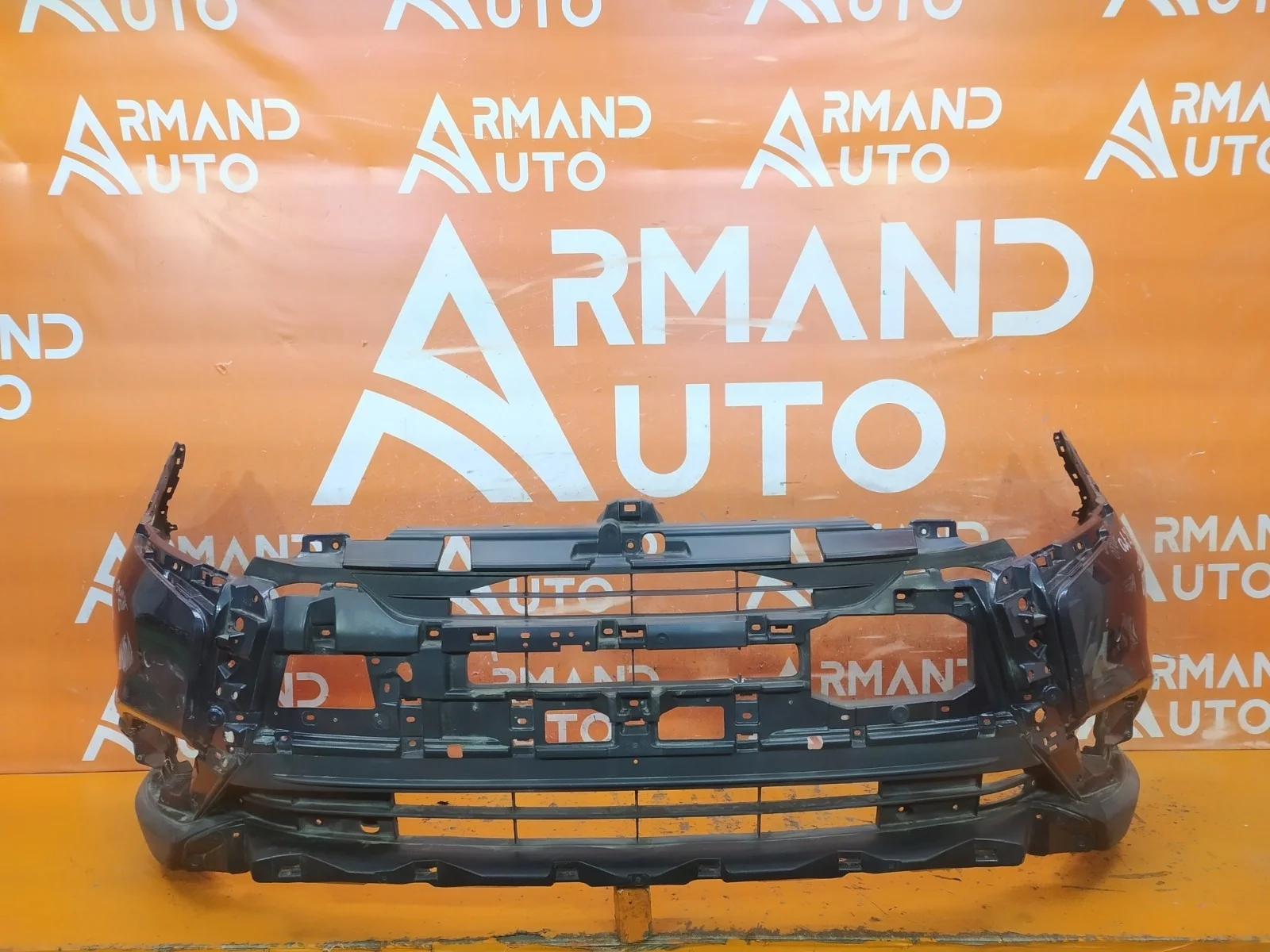Бампер Mitsubishi outlander 2018-нв 3