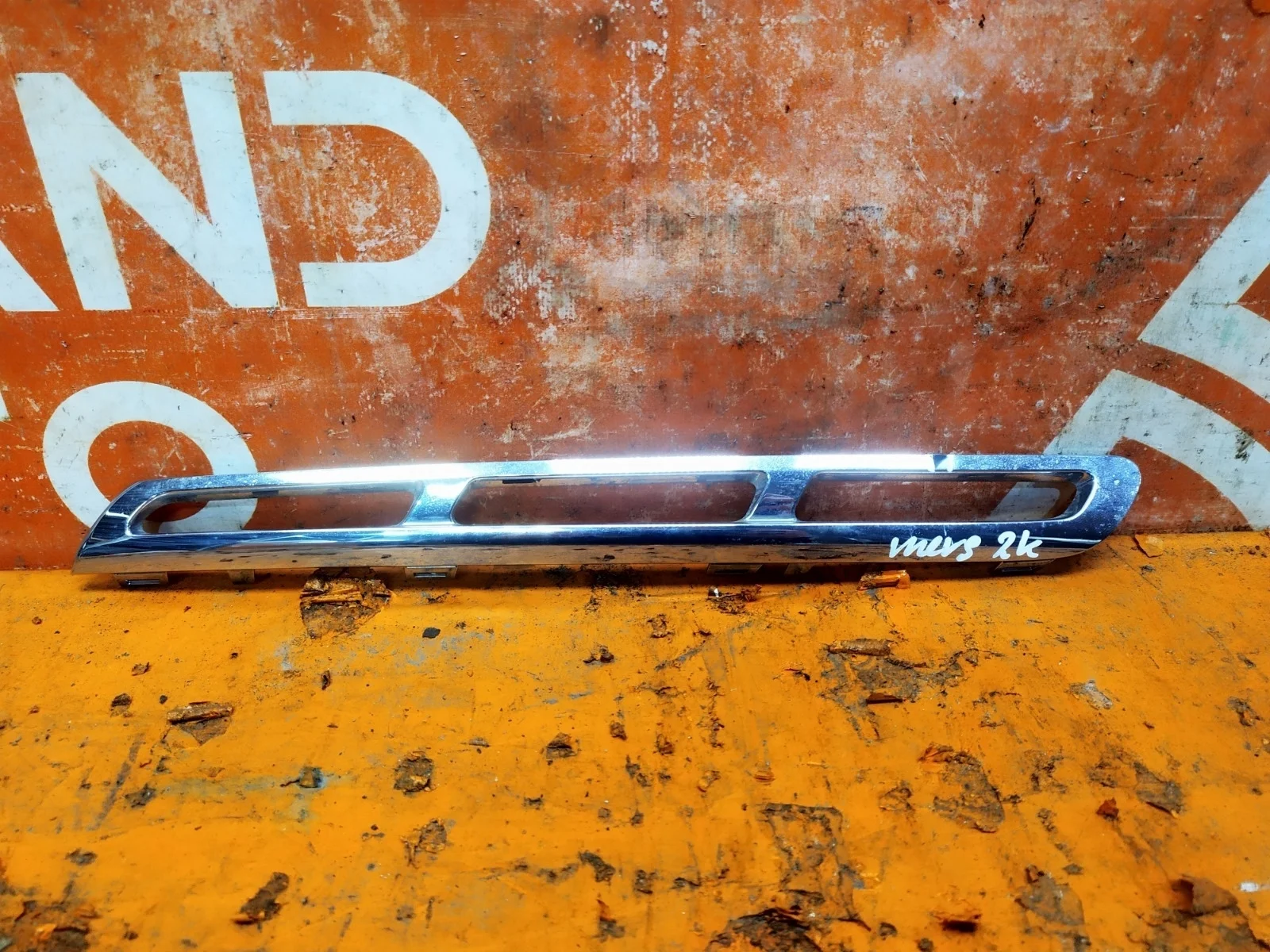 Накладка решетки радиатора нижняя Mercedes GL GLS-Class 2015-2019 X166