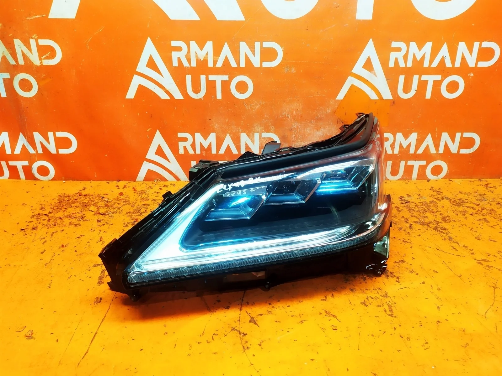 Фара Lexus LX 2015-2023 URJ200