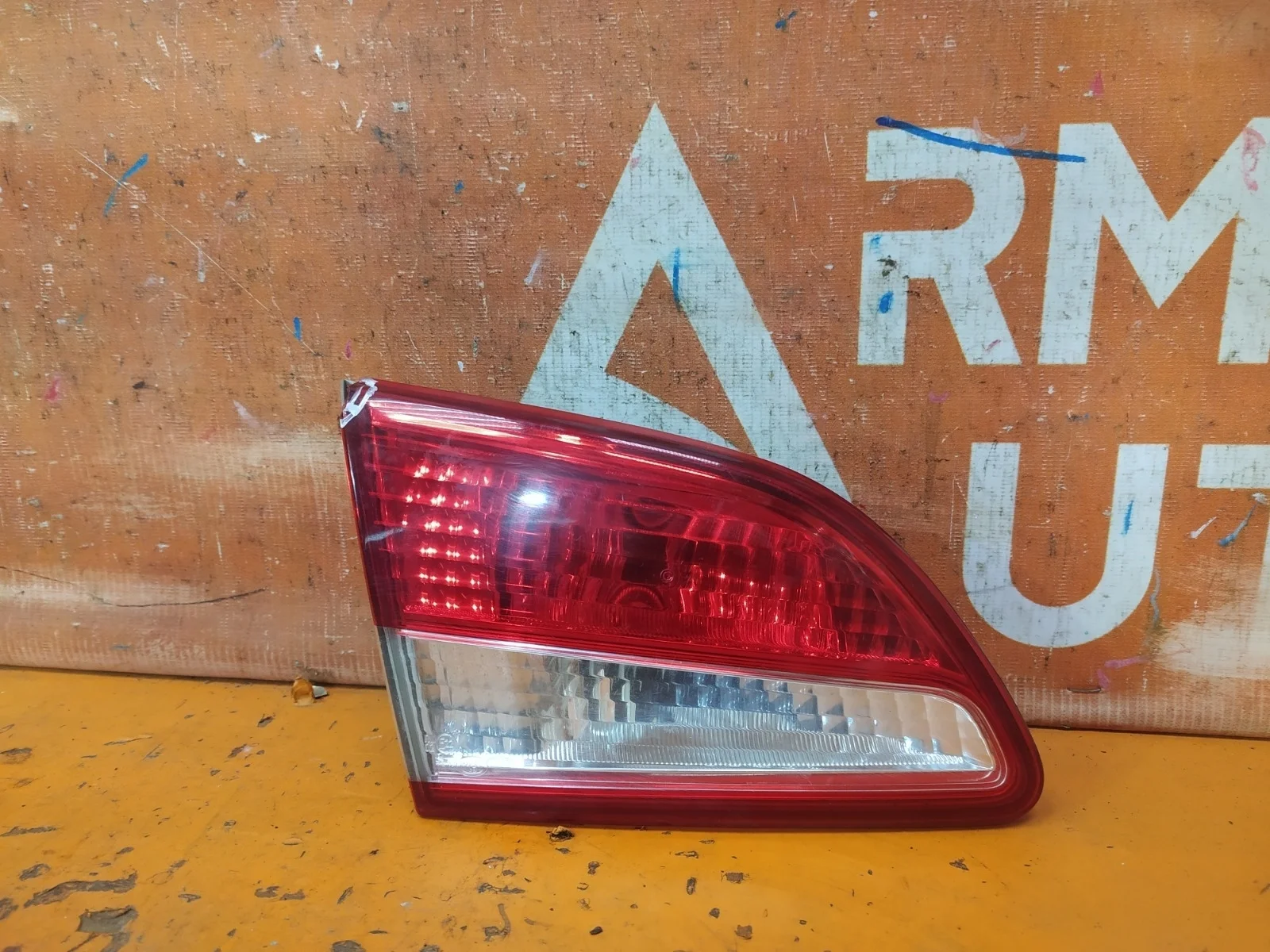 Фонарь внутренний Nissan Almera 2012-2018 G15