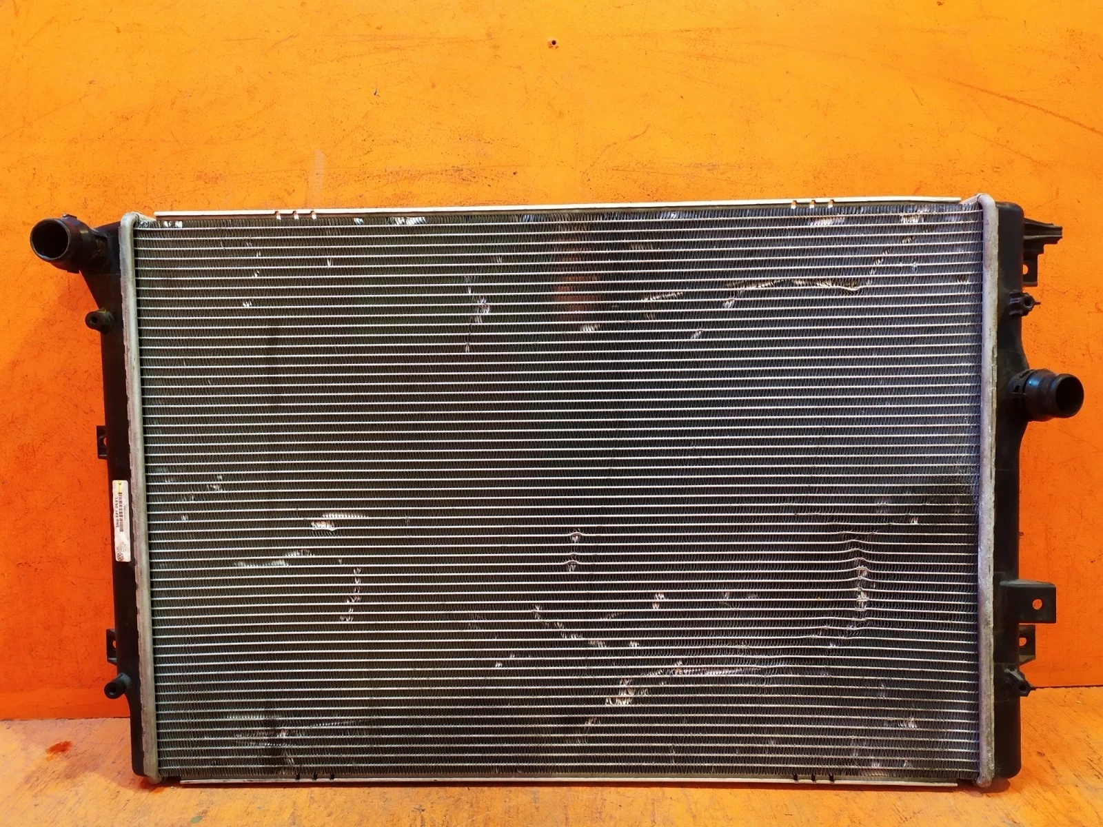 Радиатор двигателя (двс) Volkswagen Tiguan 2007-2016