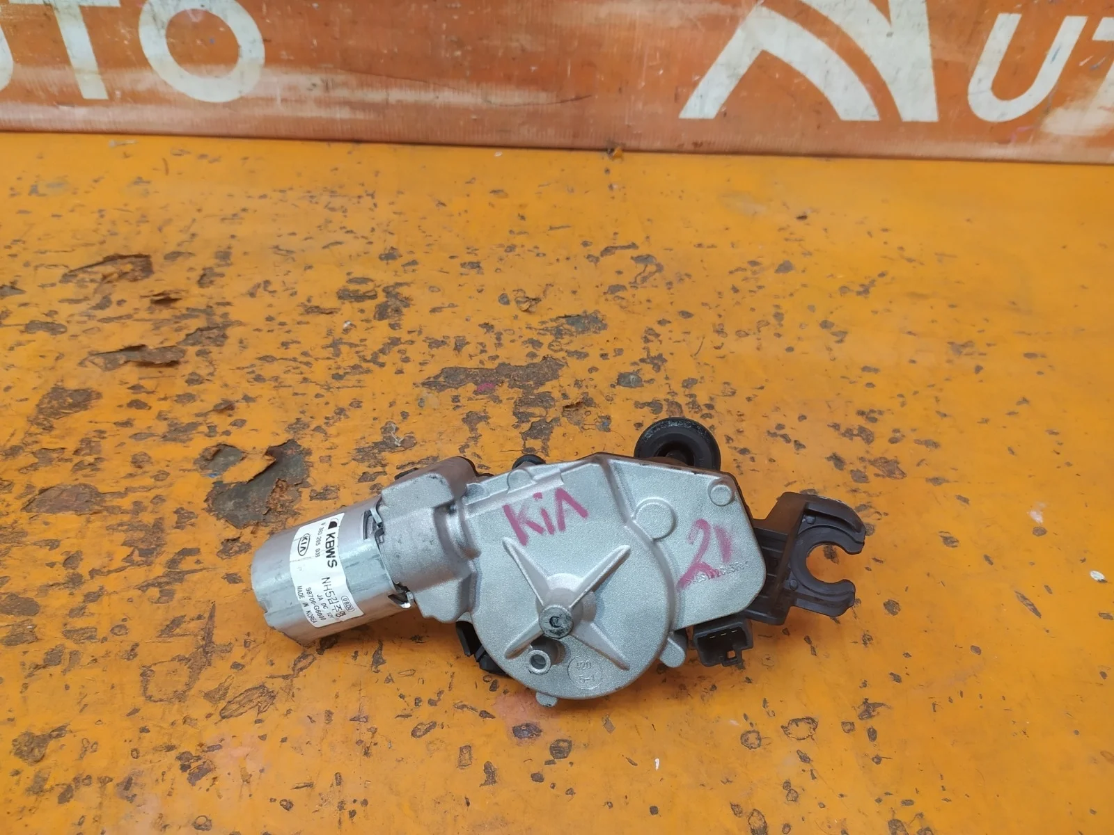 Моторчик стеклоочистителя двери багажника Kia Picanto 2017-нв 3 JA