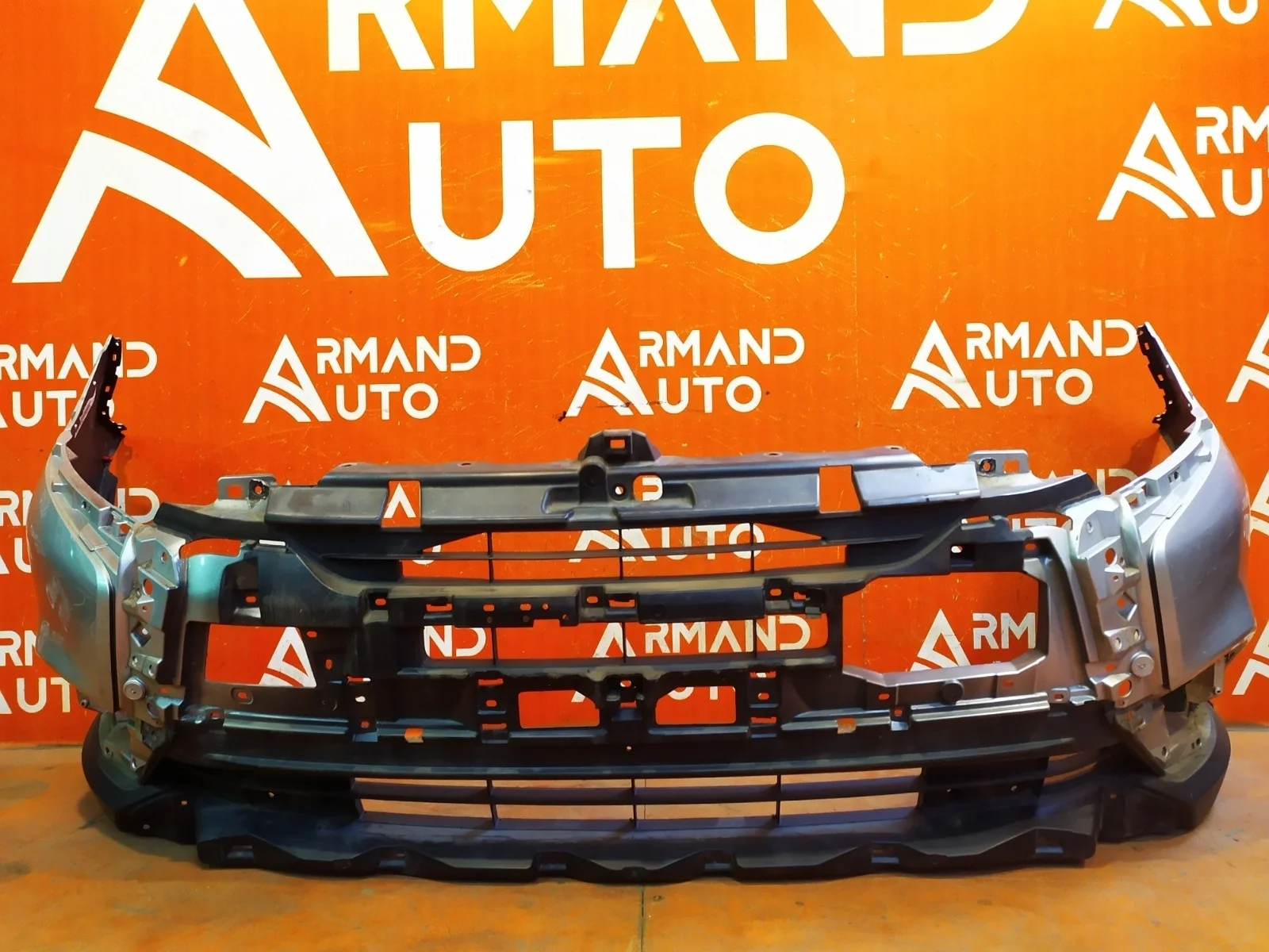 Бампер Mitsubishi Outlander 2018-нв 3
