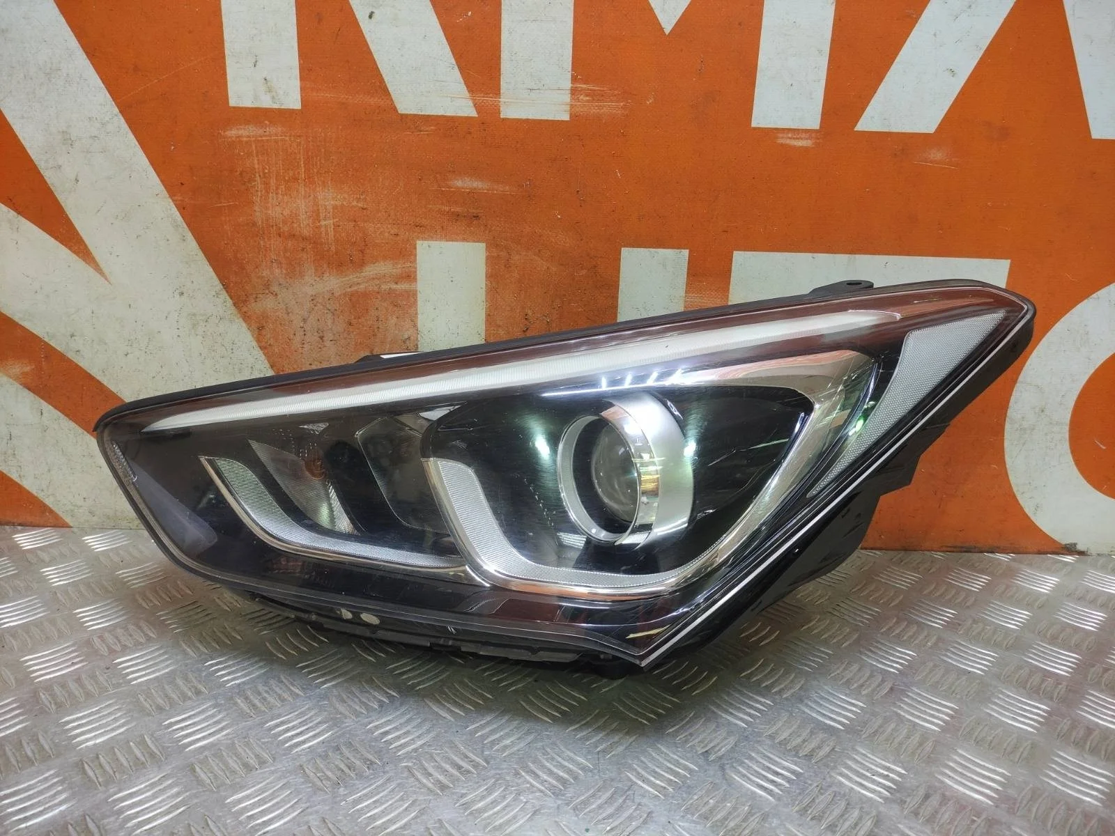 Фара Hyundai Santa Fe 2015-2019 3 DM