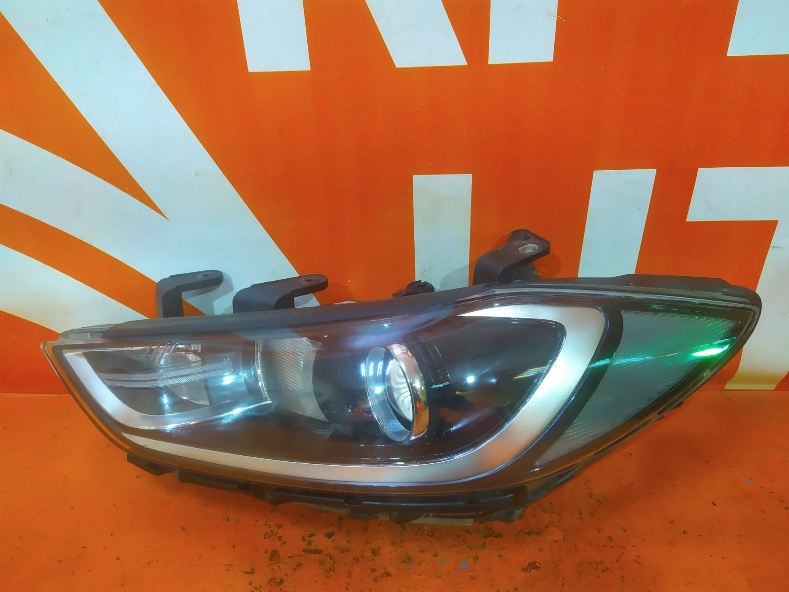 Фара Hyundai Elantra 2015-2019 6 AD