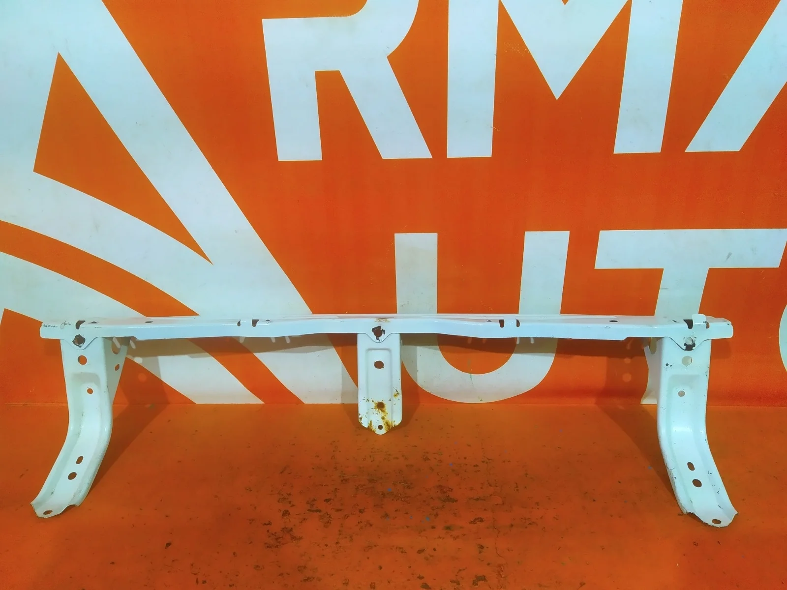 Усилитель бампера Mitsubishi Pajero Sport 2015-2021 3