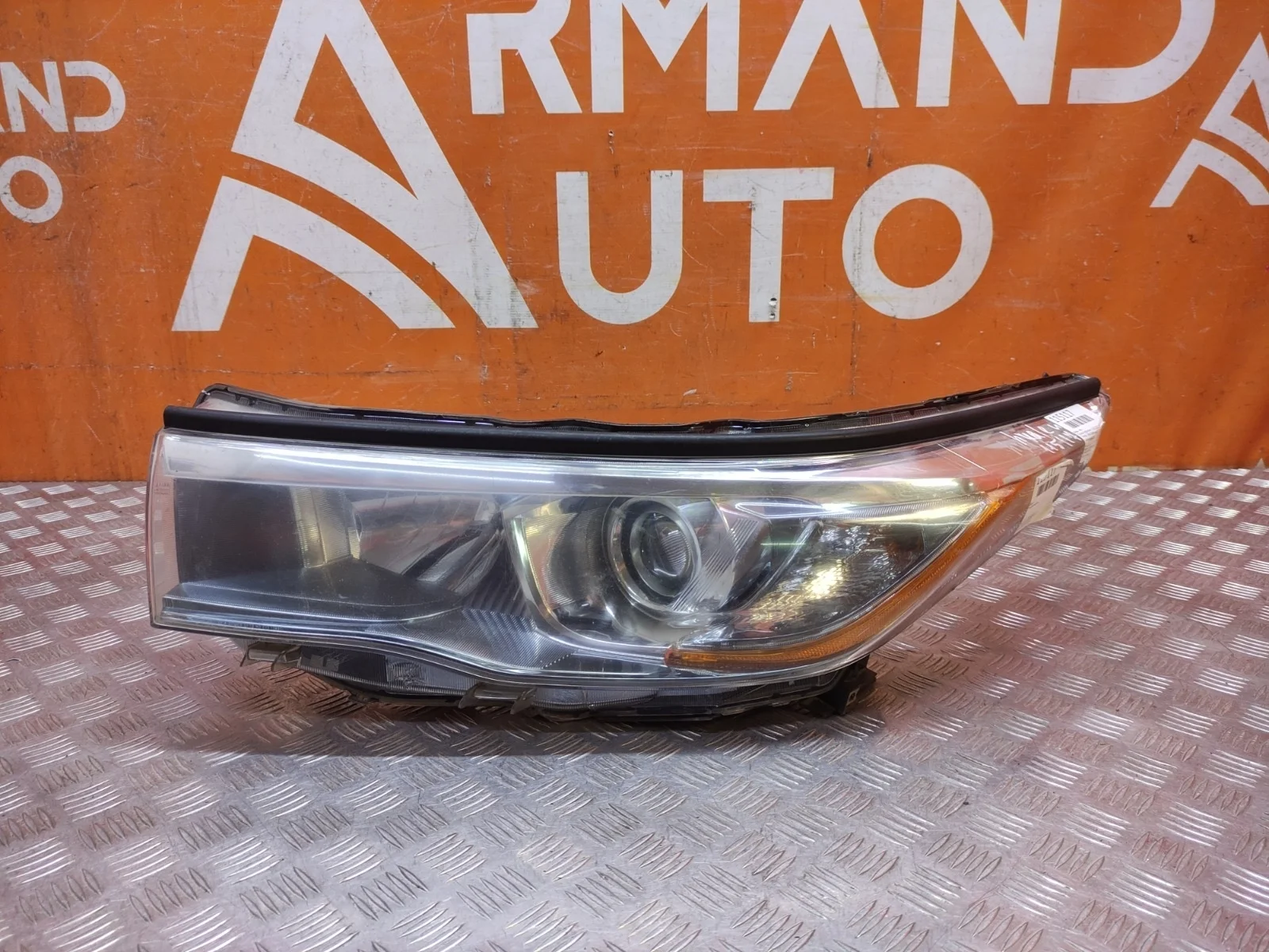 Фара Toyota Highlander 2013-2016 U50