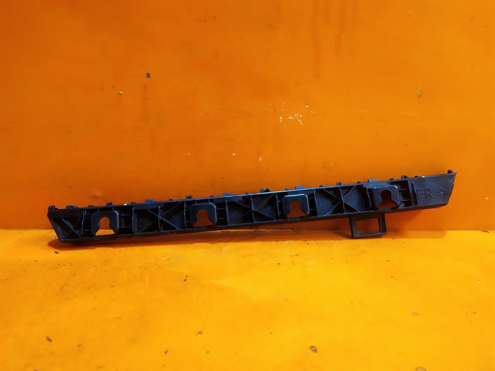 Кронштейн бампера Hyundai Solaris 2017-нв