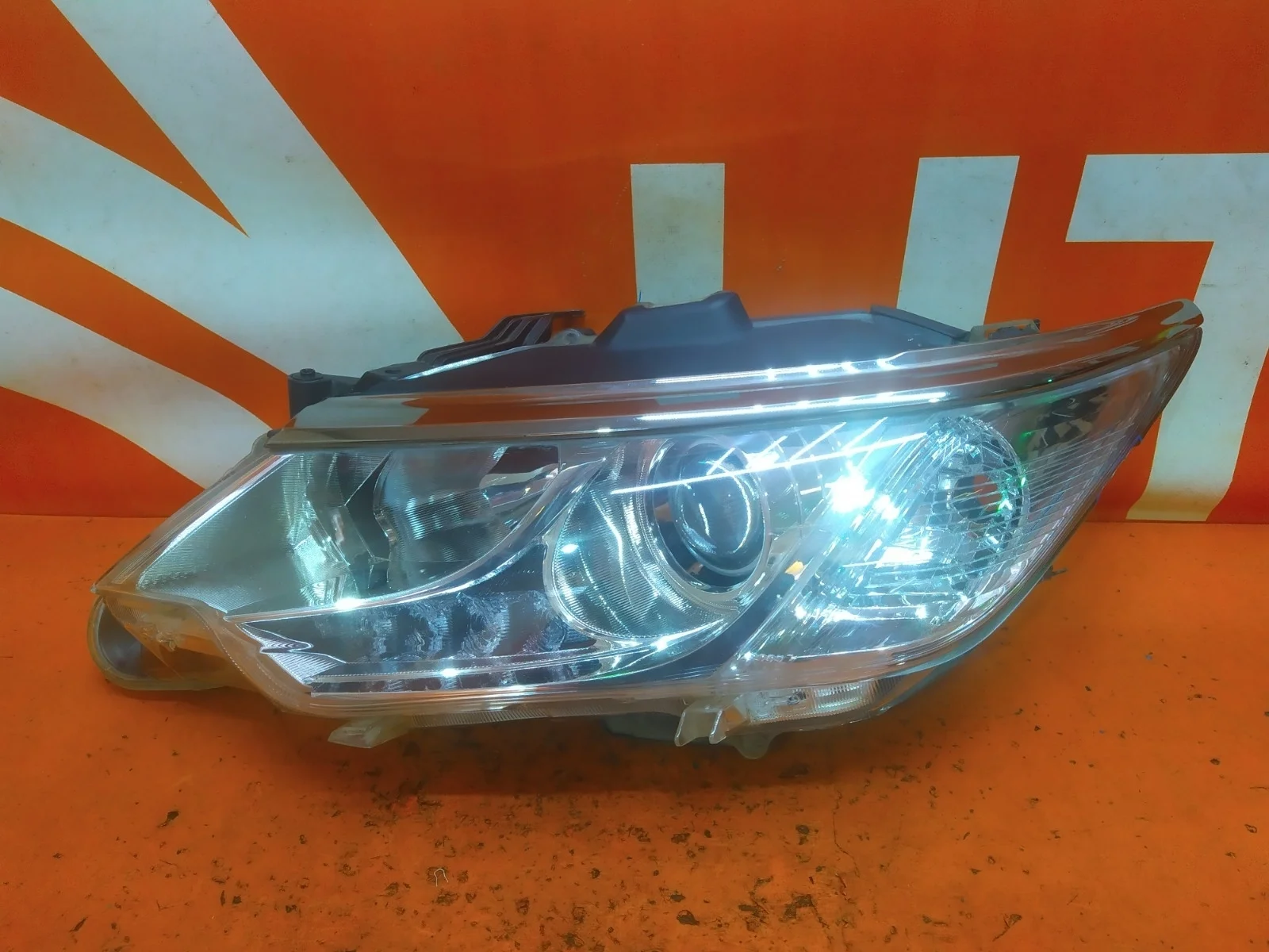 Фара Toyota Camry 2014-2018 7 XV50