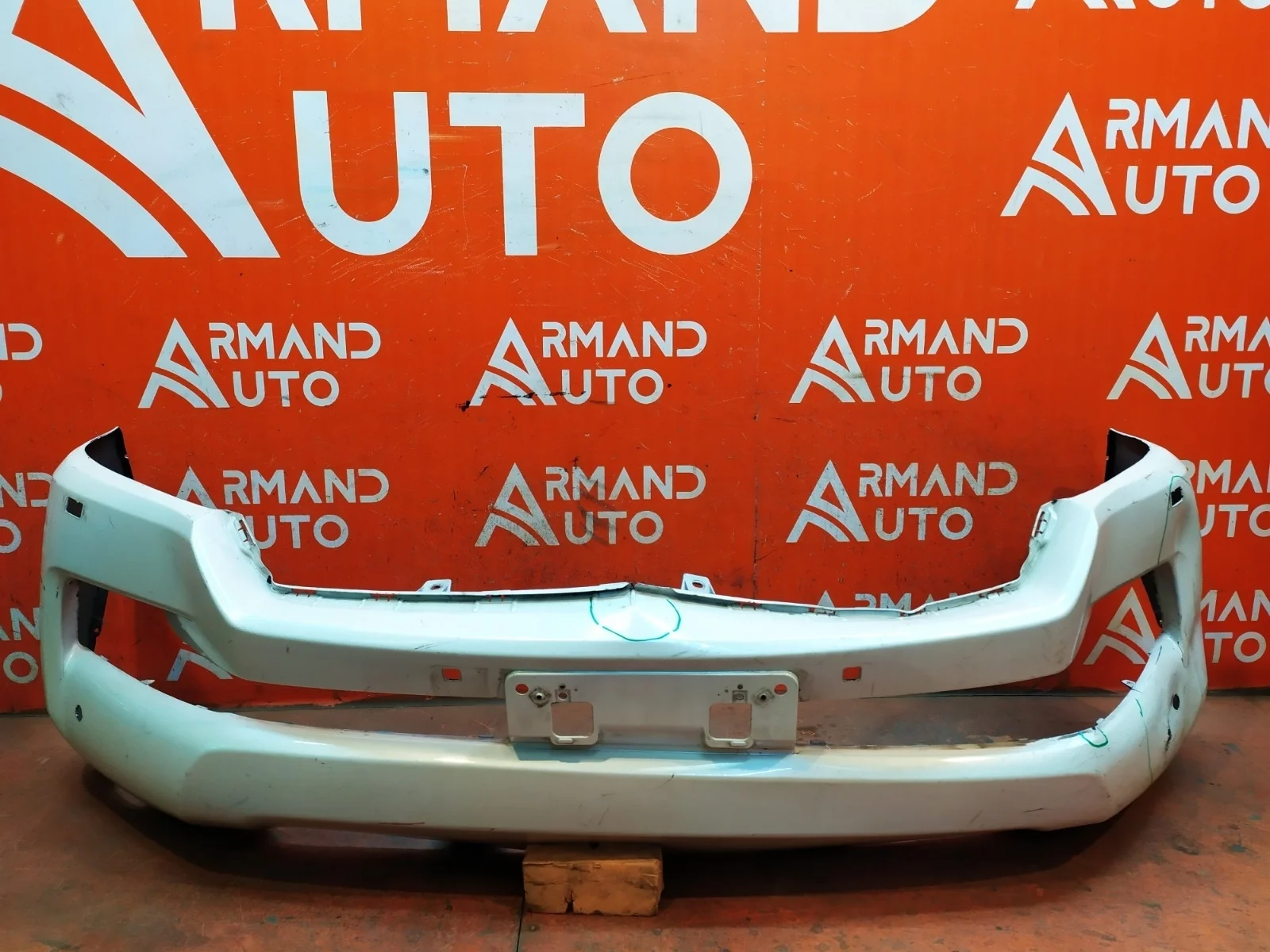 Бампер Toyota Land Cruiser 2015-2021 200