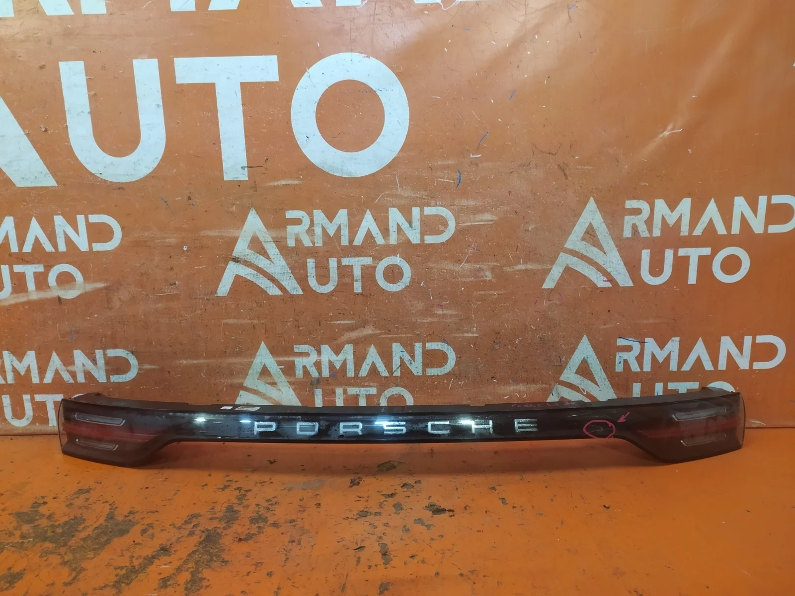 Фонарь Porsche Cayenne 2017-нв 3 PO536