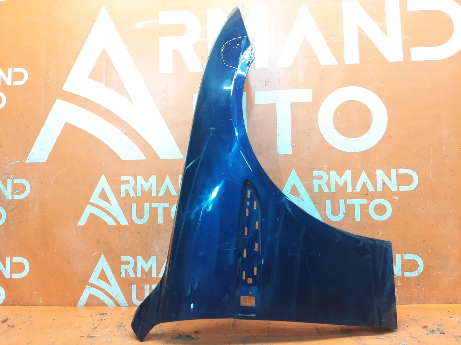 Крыло Jaguar XE 2015-нв