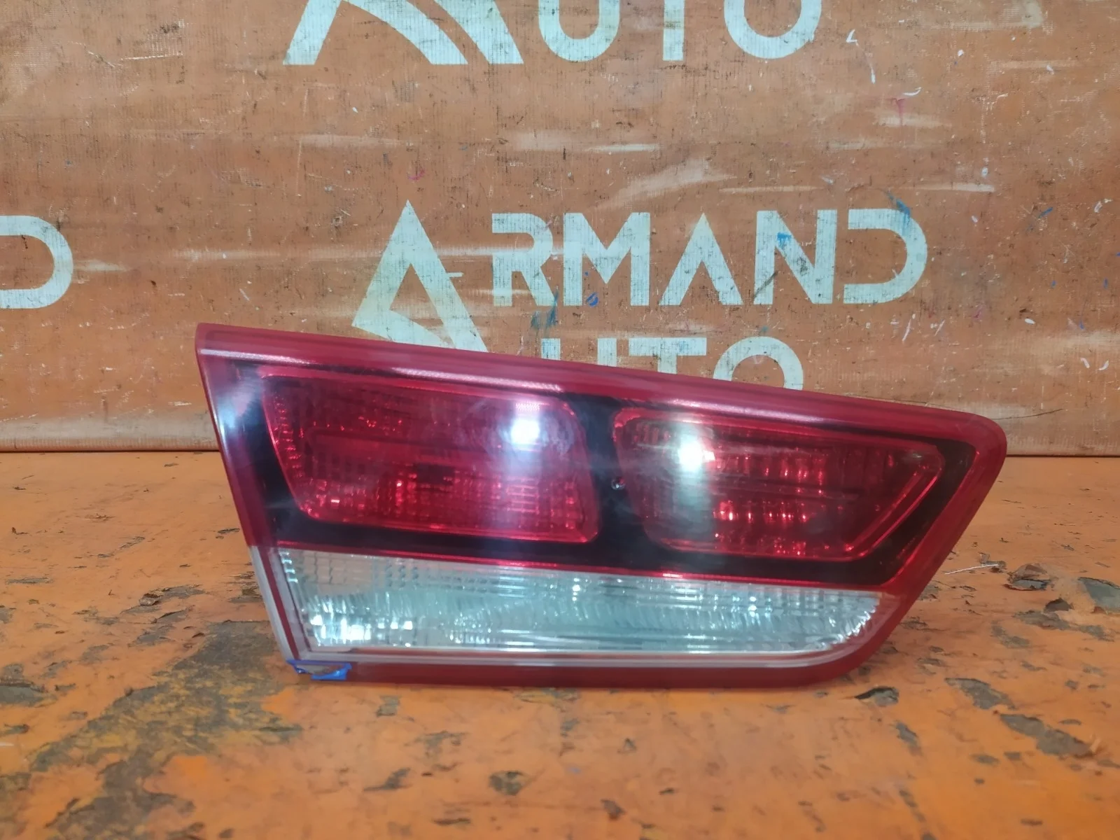 Фонарь внутренний Kia Optima 2015-2020 4 JF