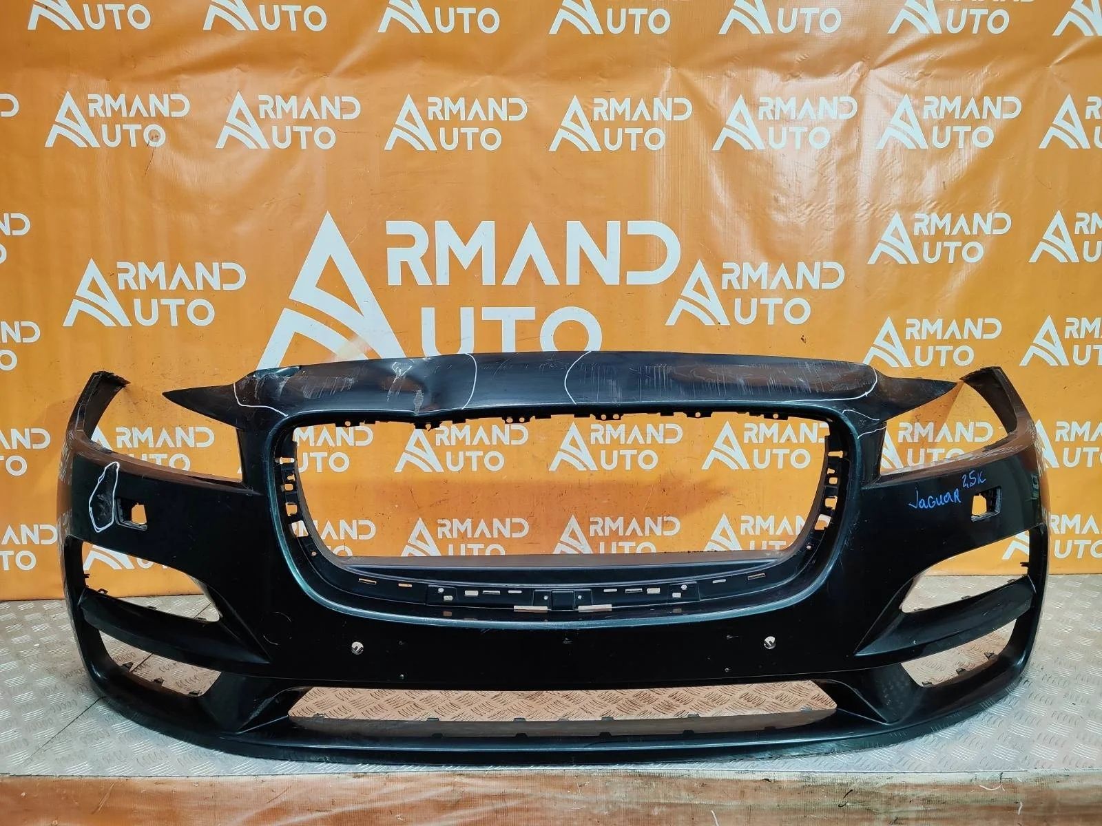 Бампер Jaguar F-PACE 2016-2020