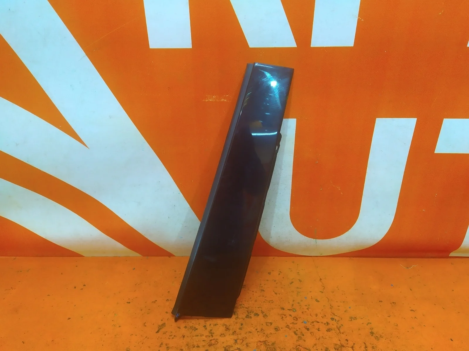 Накладка стойки двери Audi A3 2012-2020 8V