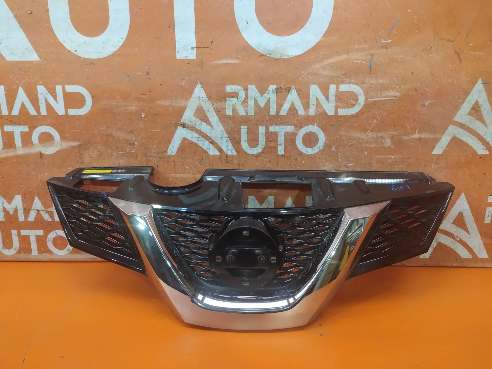 Решетка радиатора Nissan X-Trail 2013-2019 T32