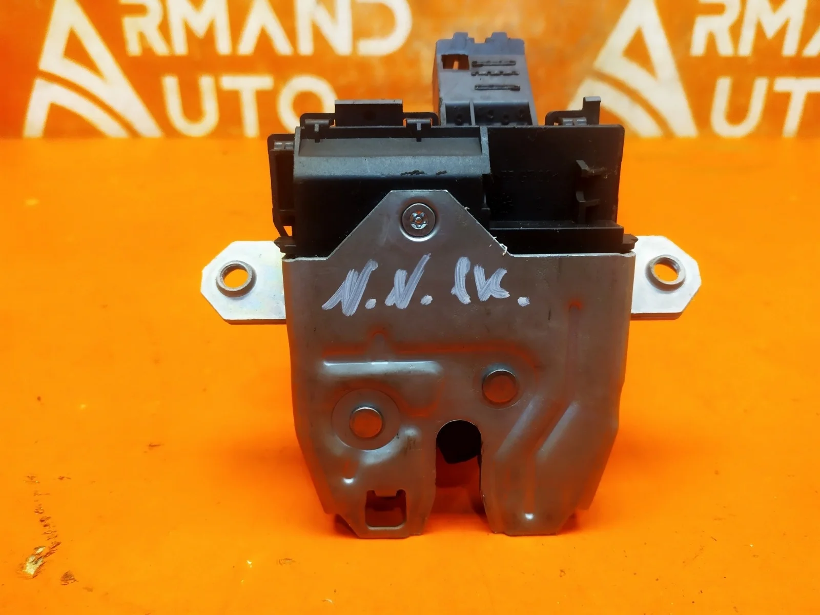 Замок двери багажника Ford C-Max 2010-нв